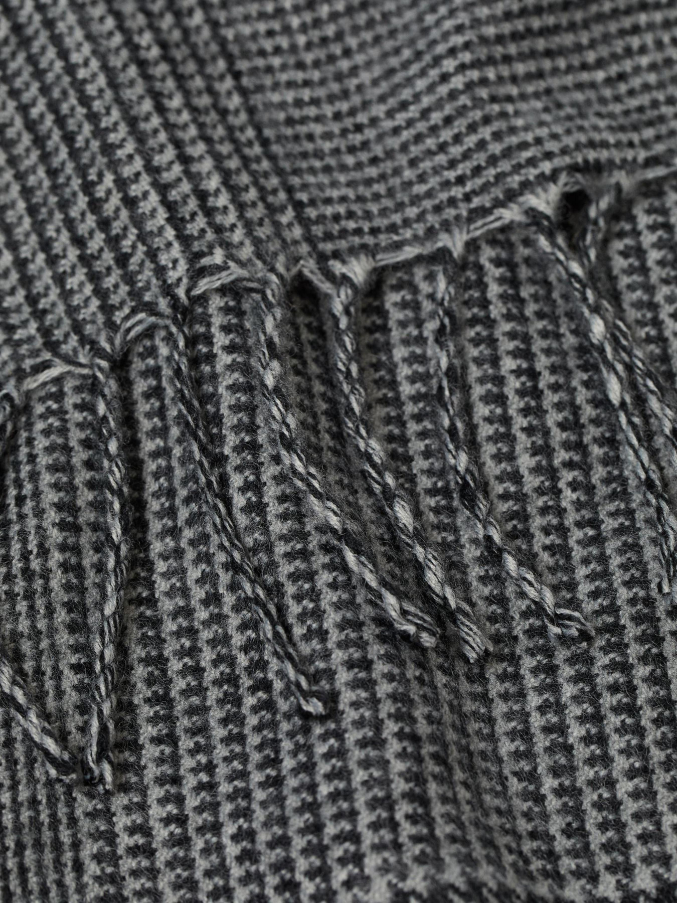 Шарф 180х35 см модель 7608762wer_Темно-серый Фото