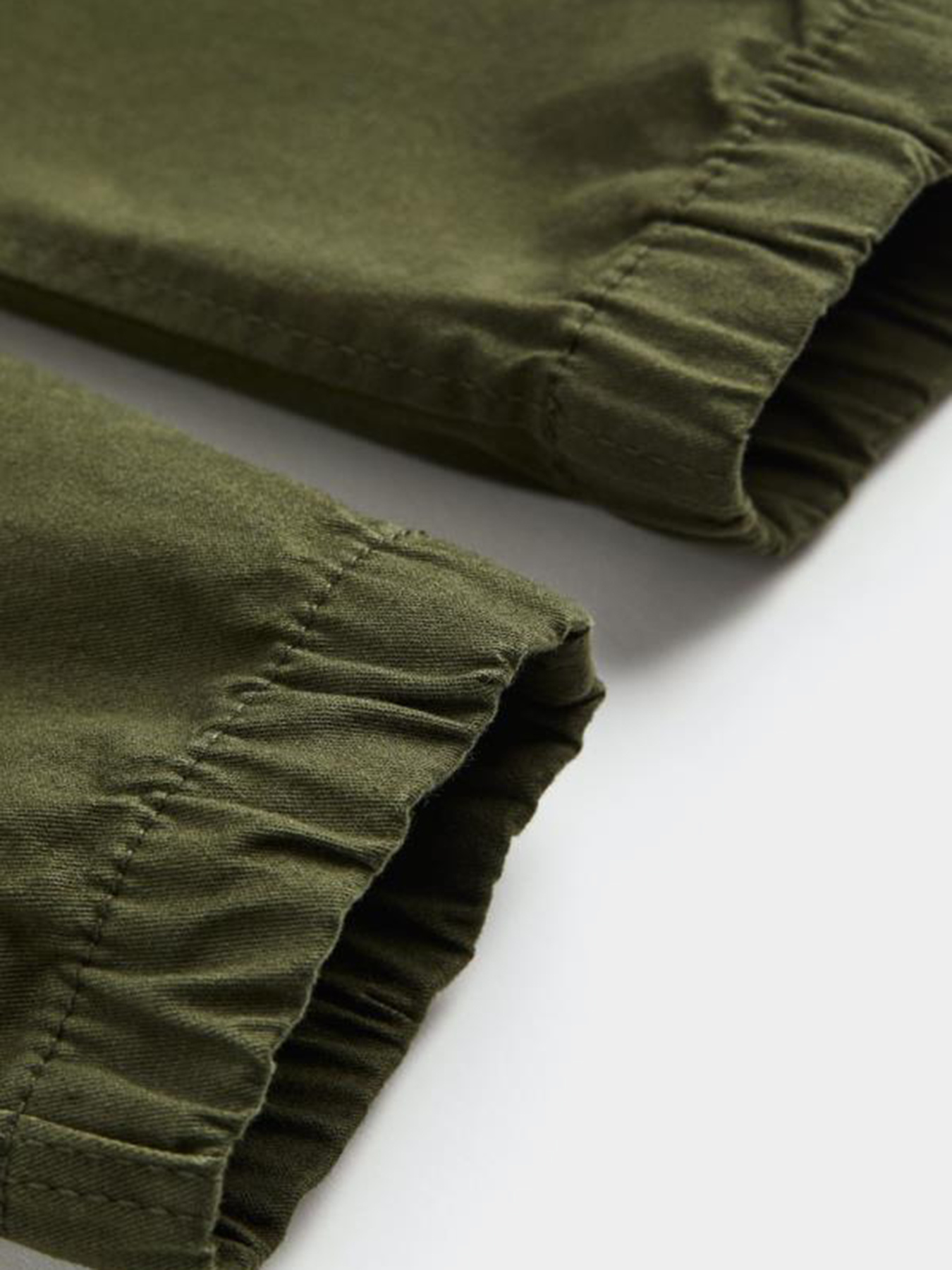 Джоггеры H&M модель 6890147kwer_Хаки Фото