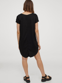 Платье-футболка H&M модель 8436871RP7_Черный Платье-футболка H&M модель 8436871RP7_Черный Фото