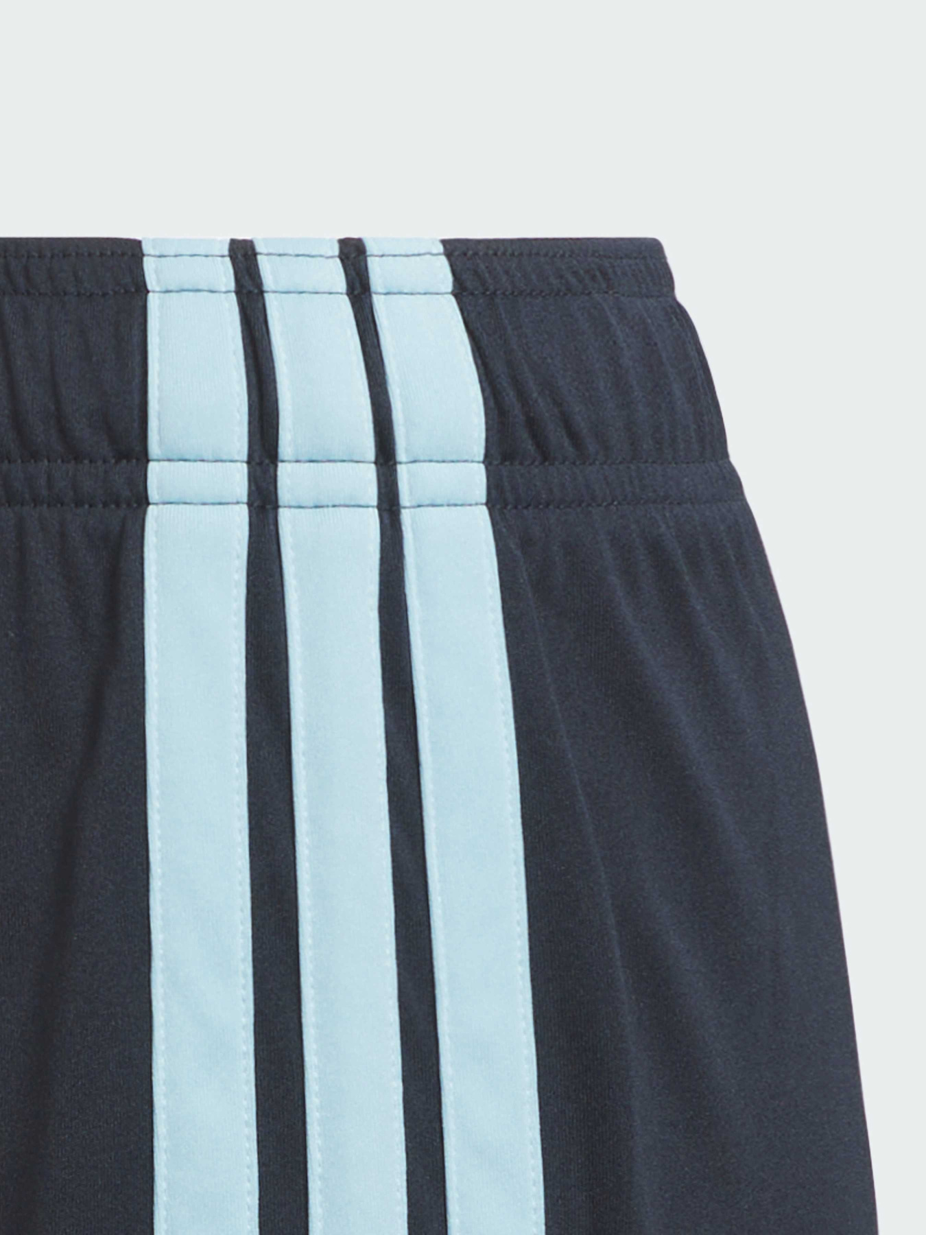 Шорты спортивные Adidas модель KA8113 Шорты спортивные Adidas модель KA8113 Фото