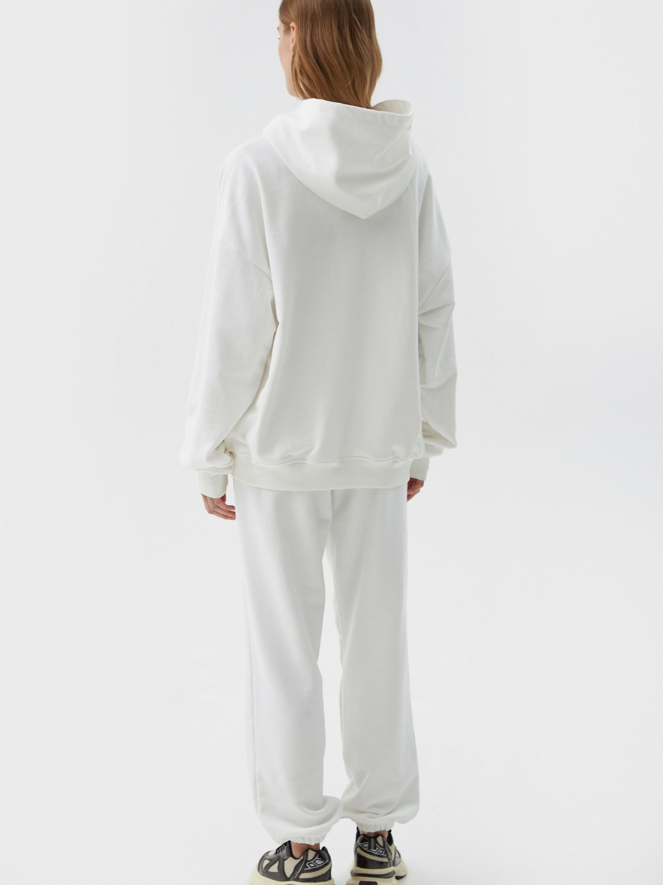 Костюм ES8 2410-03-06402, колір білий модель 2410-03-06402 Костюм ES8 2410-03-06402, колір білий модель 2410-03-06402 Фото