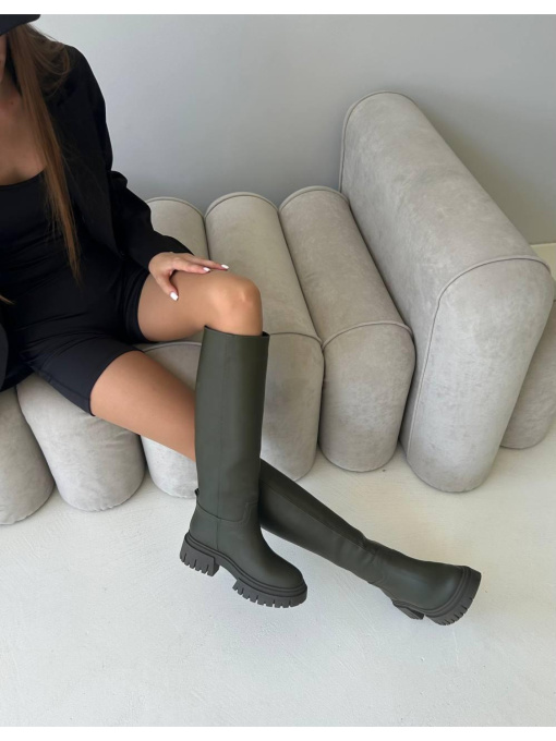 Шкіряні матові чоботи-труби на овчині у трендовому кольорі хакі (519) модель P_169538-S38_171487 Фото