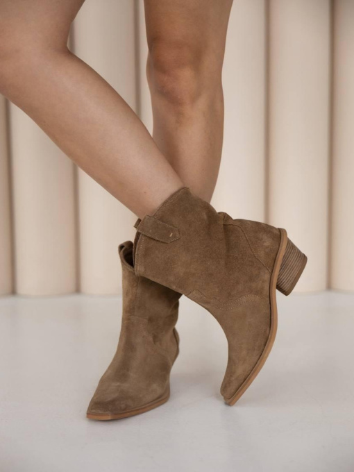 Жіночі замшеві козаки кольору дерево з байковою підкладкою (695) модель P_232317-S39_232348 Фото