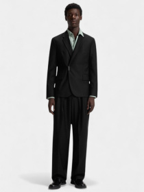 Черный приталенный пиджак Hans254F2X с логотипом на застежке модель 11406 Фото