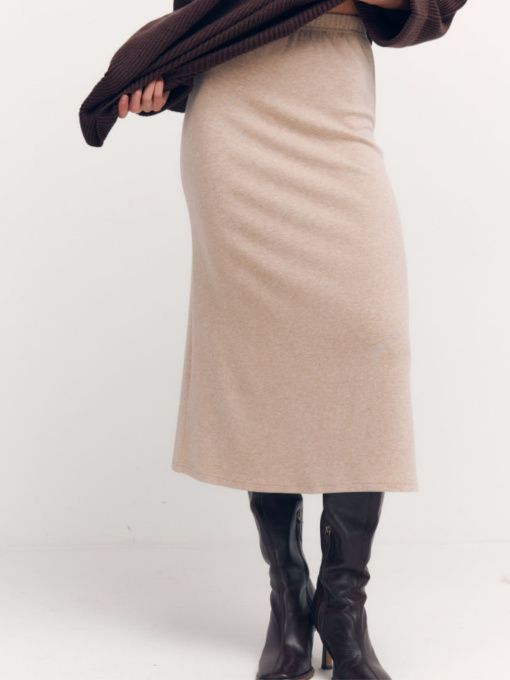 Трикотажная меди-юбка Cozy Line Midi из вязаного трикотажа модель 389 Фото