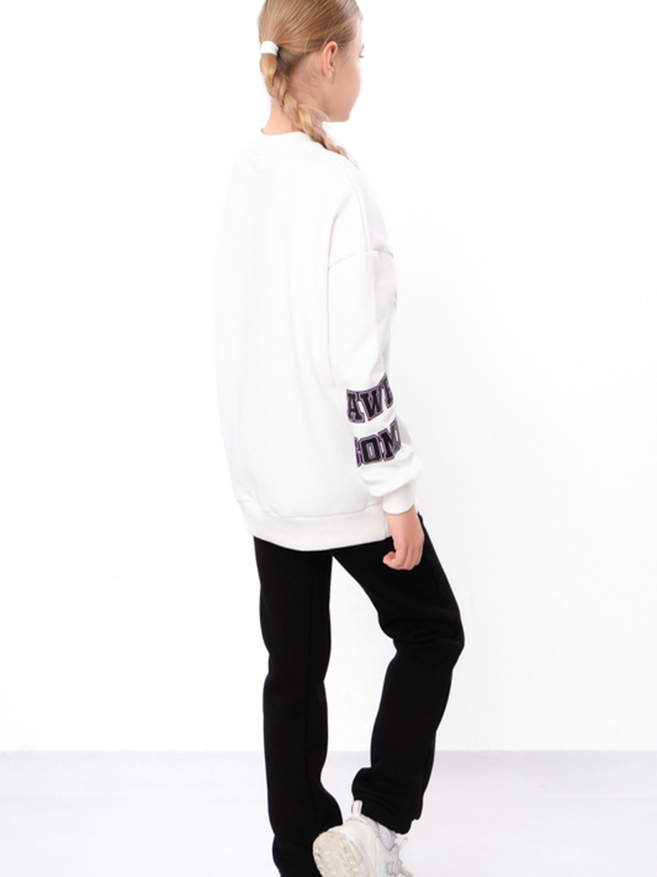 Теплий костюм для дівчинки: світшот оверсайз та штани-джогери, Молочний Носи Своє (6397-025-33-1) модель 6397-025-33-1-svtlo-molochnij Фото