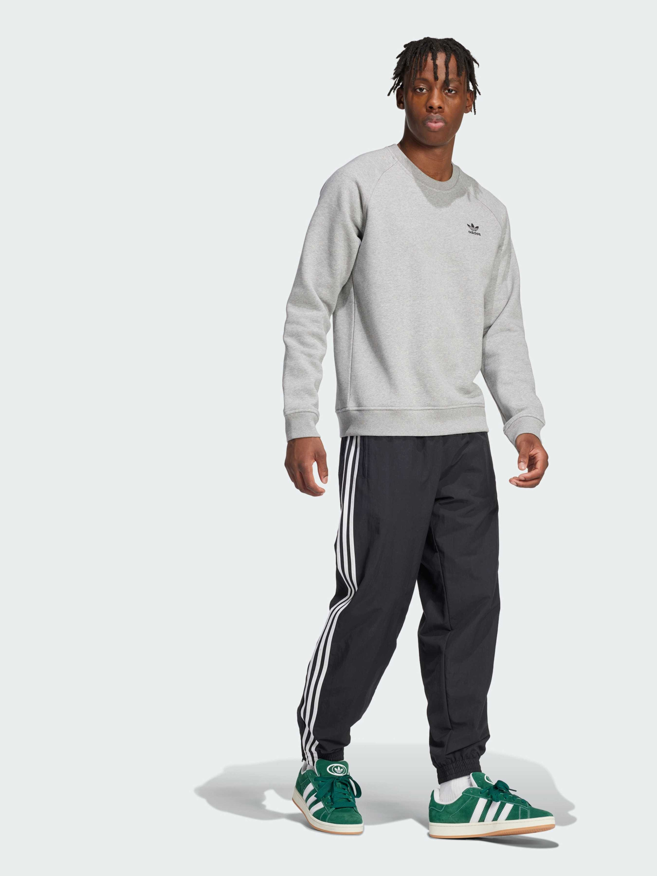 Свитшот Adidas модель IY4937 Свитшот Adidas модель IY4937 Фото