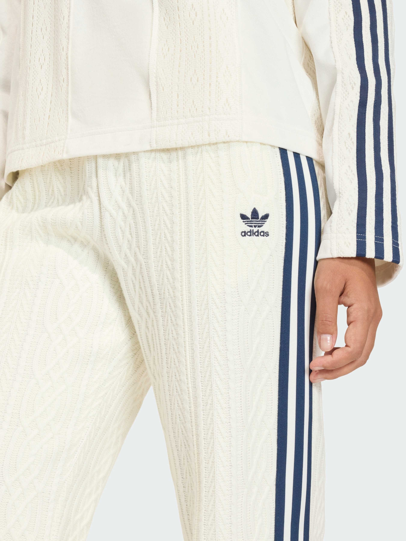 Повсякденні штани Adidas модель KS7801 Повсякденні штани Adidas модель KS7801 Фото