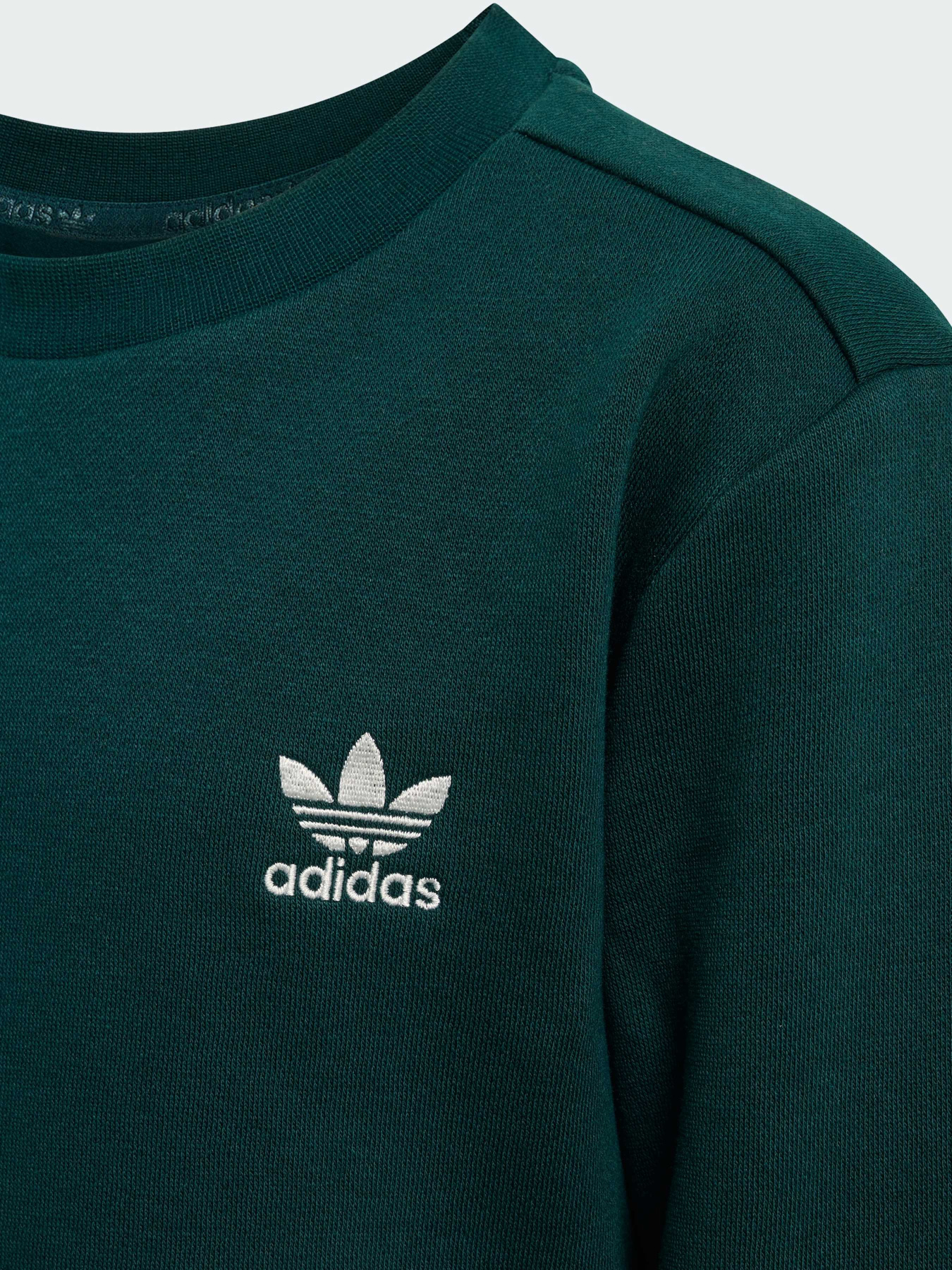 Спортивний костюм Adidas модель KV1603 Спортивний костюм Adidas модель KV1603 Фото