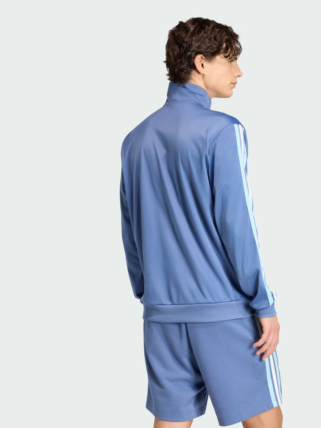 Спортивная кофта Adidas модель JZ6289 Спортивная кофта Adidas модель JZ6289 Фото