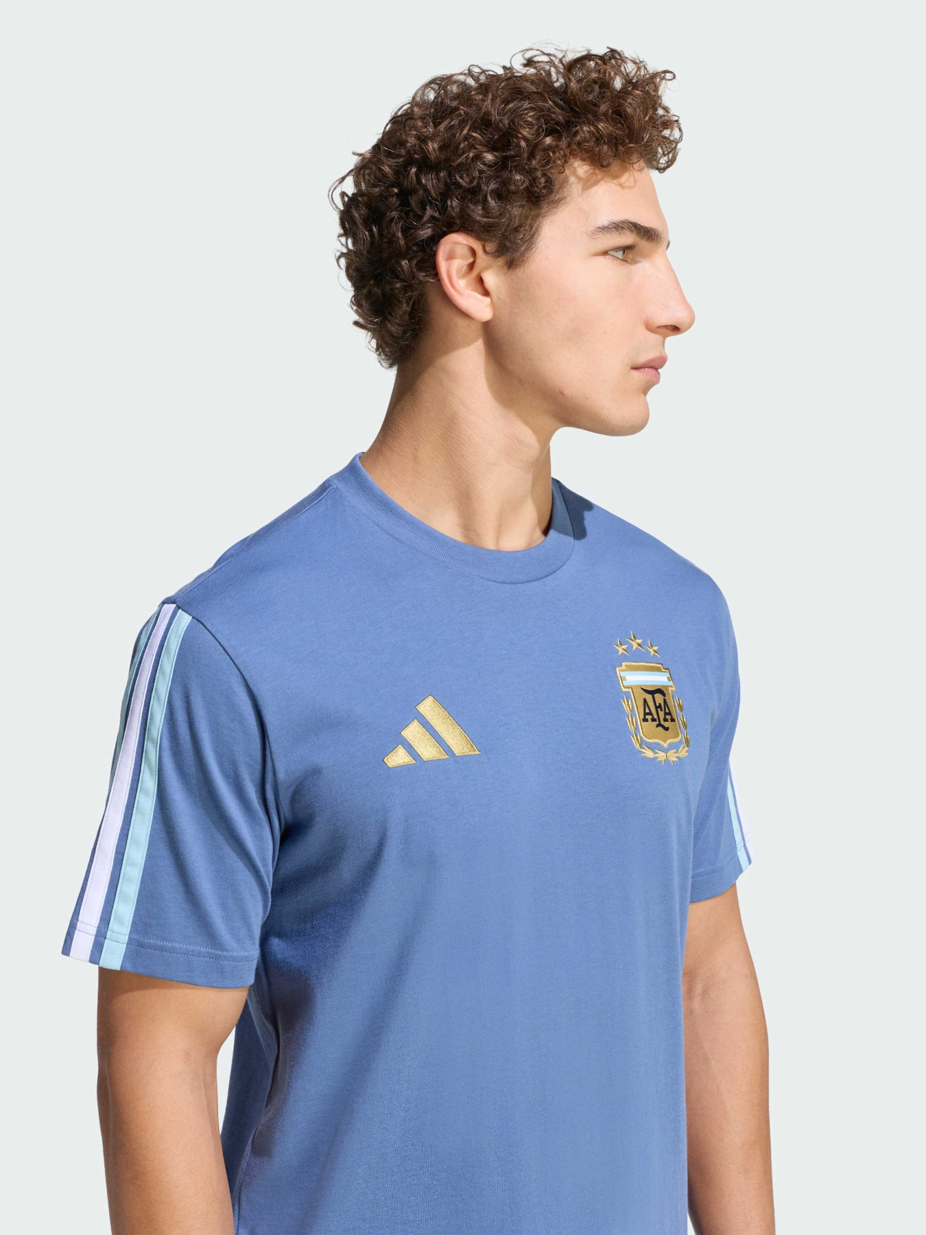 Спортивная футболка Adidas модель JZ6296 Спортивная футболка Adidas модель JZ6296 Фото