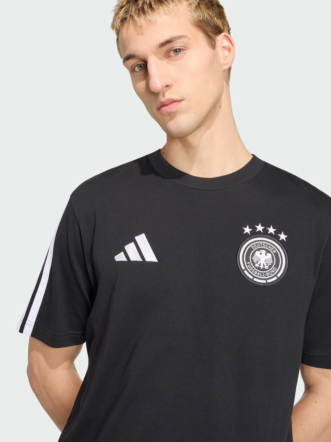 Футболка спортивная Adidas модель JZ9352 Футболка спортивная Adidas модель JZ9352 Фото