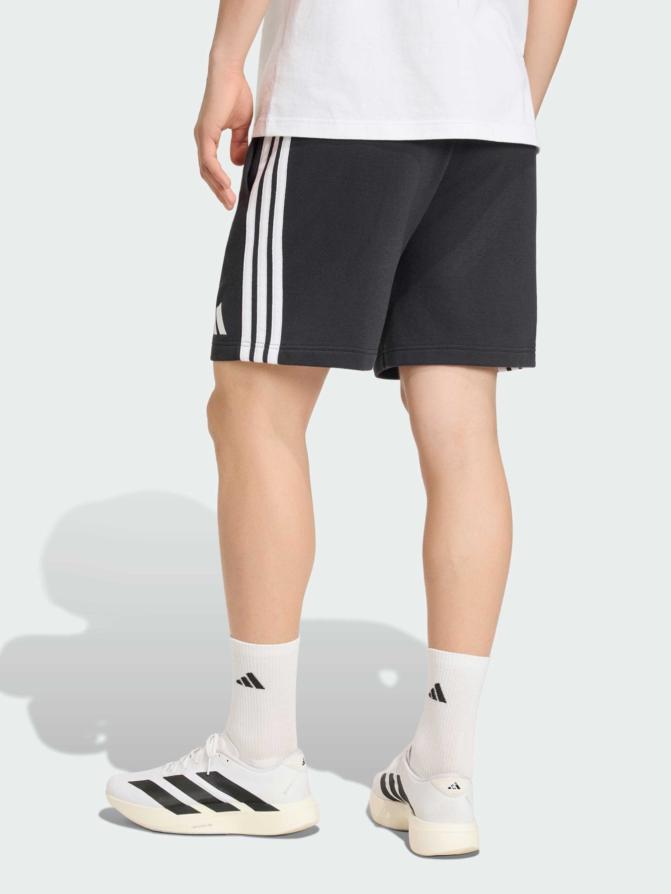 Спортивні шорти Adidas модель JZ9353 Спортивні шорти Adidas модель JZ9353 Фото
