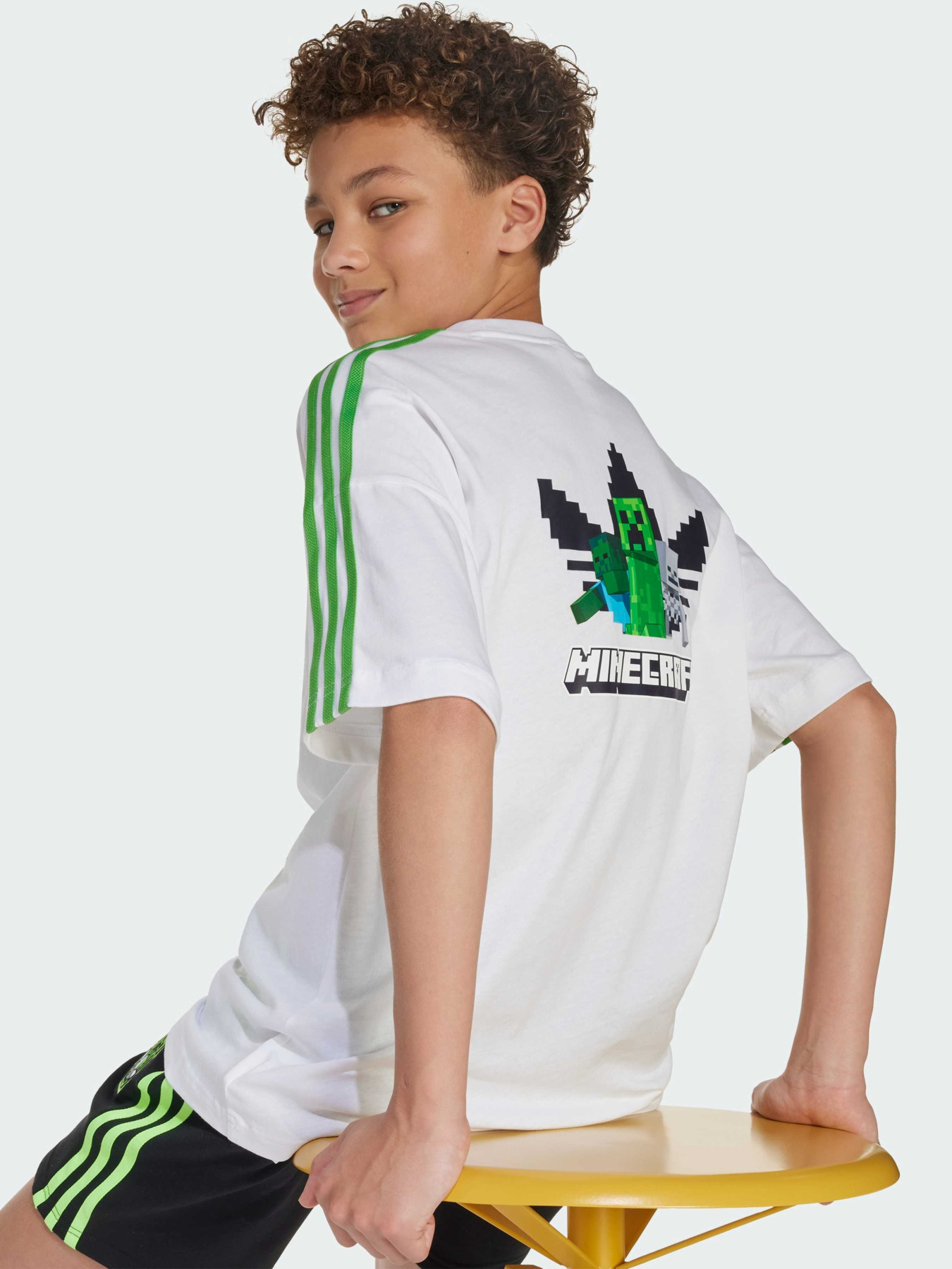 Футболка Adidas Graphics модель JW7750 Фото