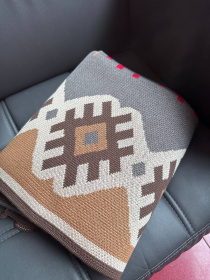 Трикотажный серый плед украинского производства -  Семейство лошадок MyScarf модель 9661430515681780 Фото