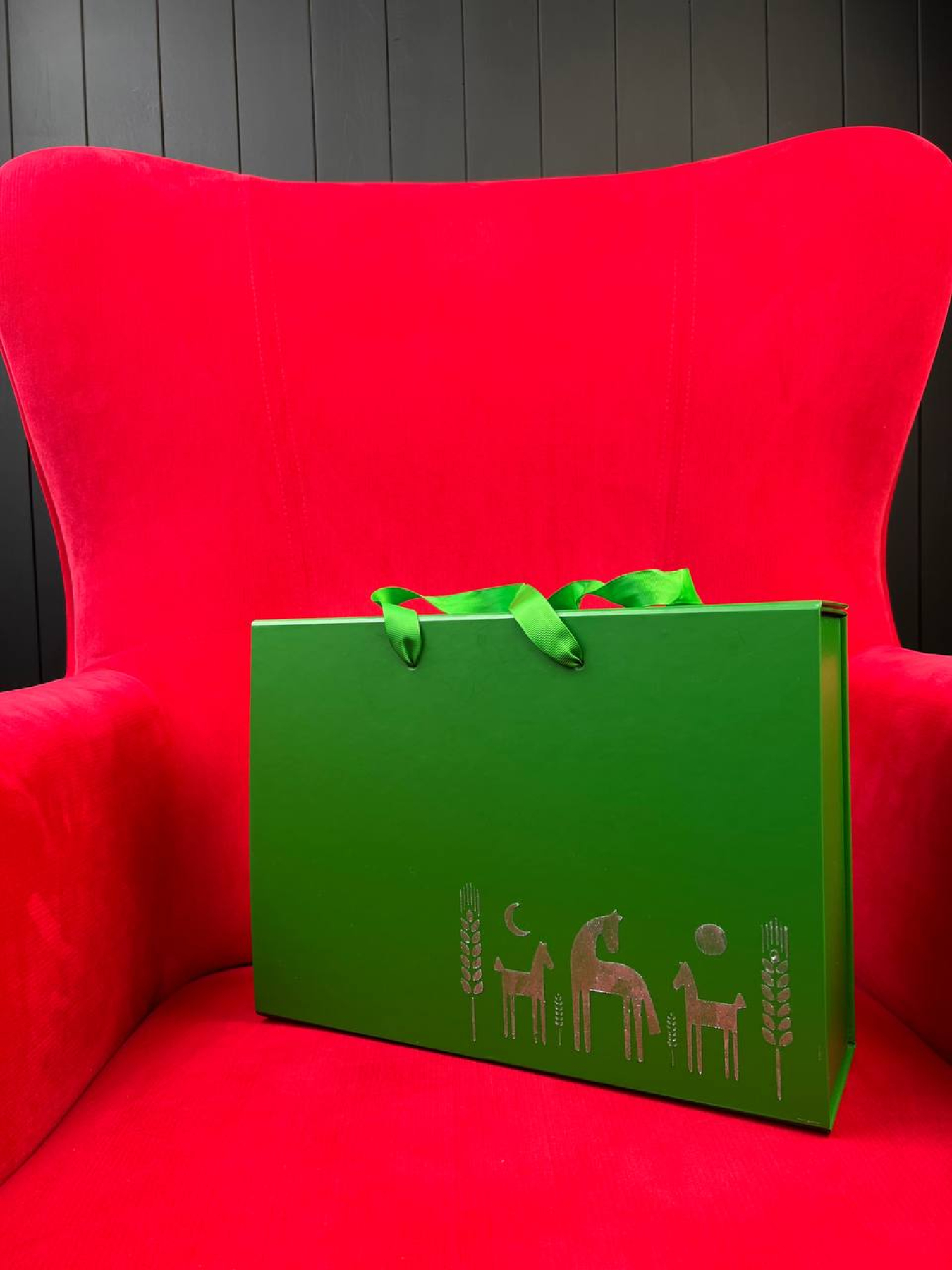 Трикотажный желтый плед украинского производства -  Семейство лошадок MyScarf модель 9661430515681782 Фото