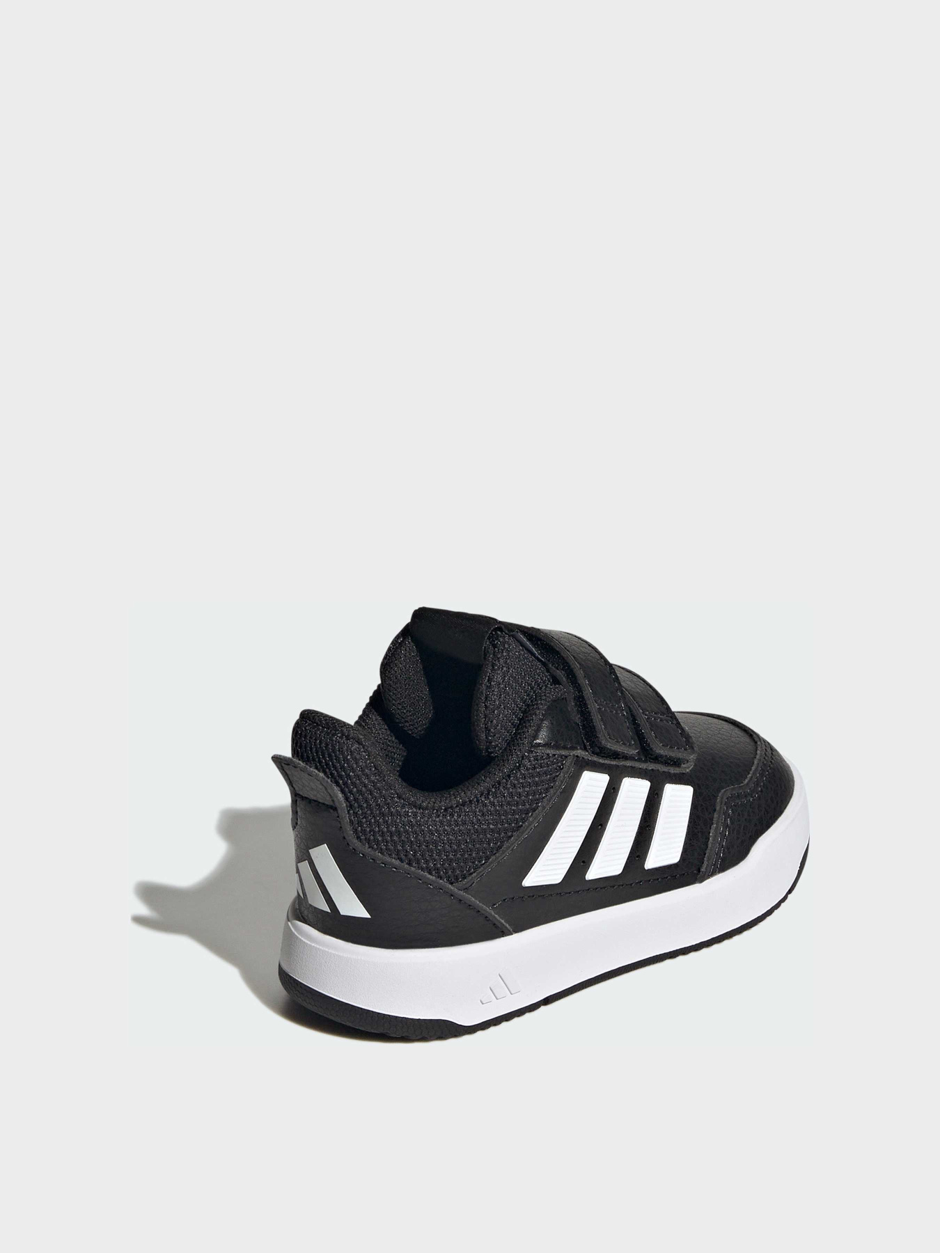 Кросівки повсякденні Adidas модель JQ1851 Фото