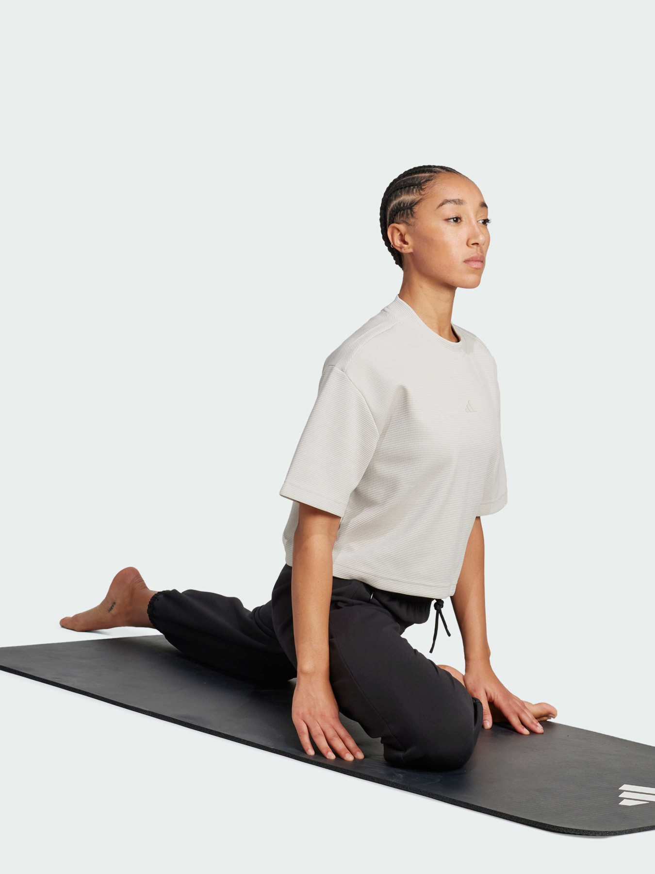 Спортивная футболка Adidas модель JM4476 Фото