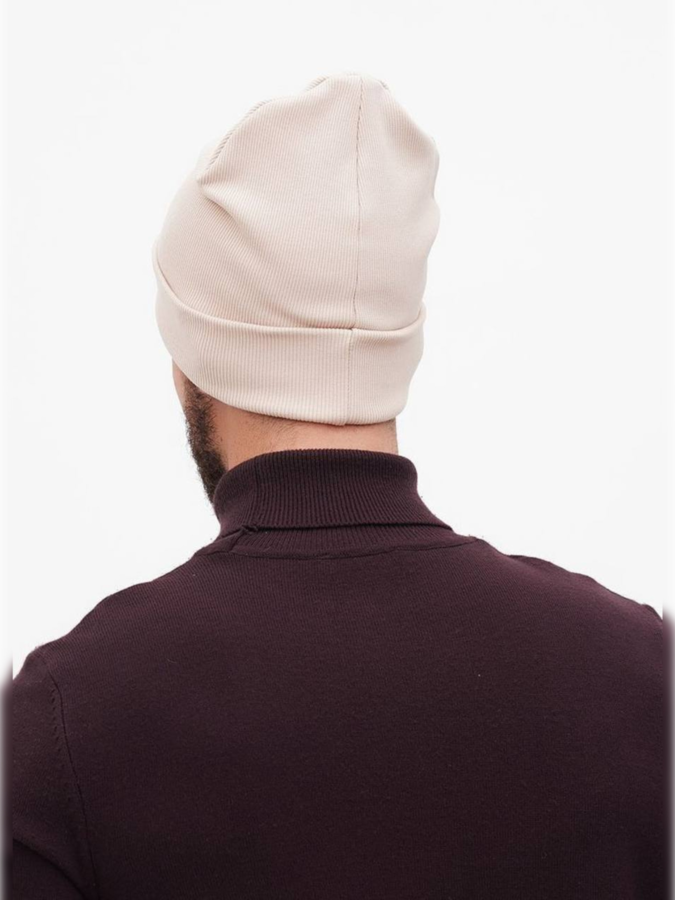 Шапка трикотажная мужская бежевая модель Mn147 Фото