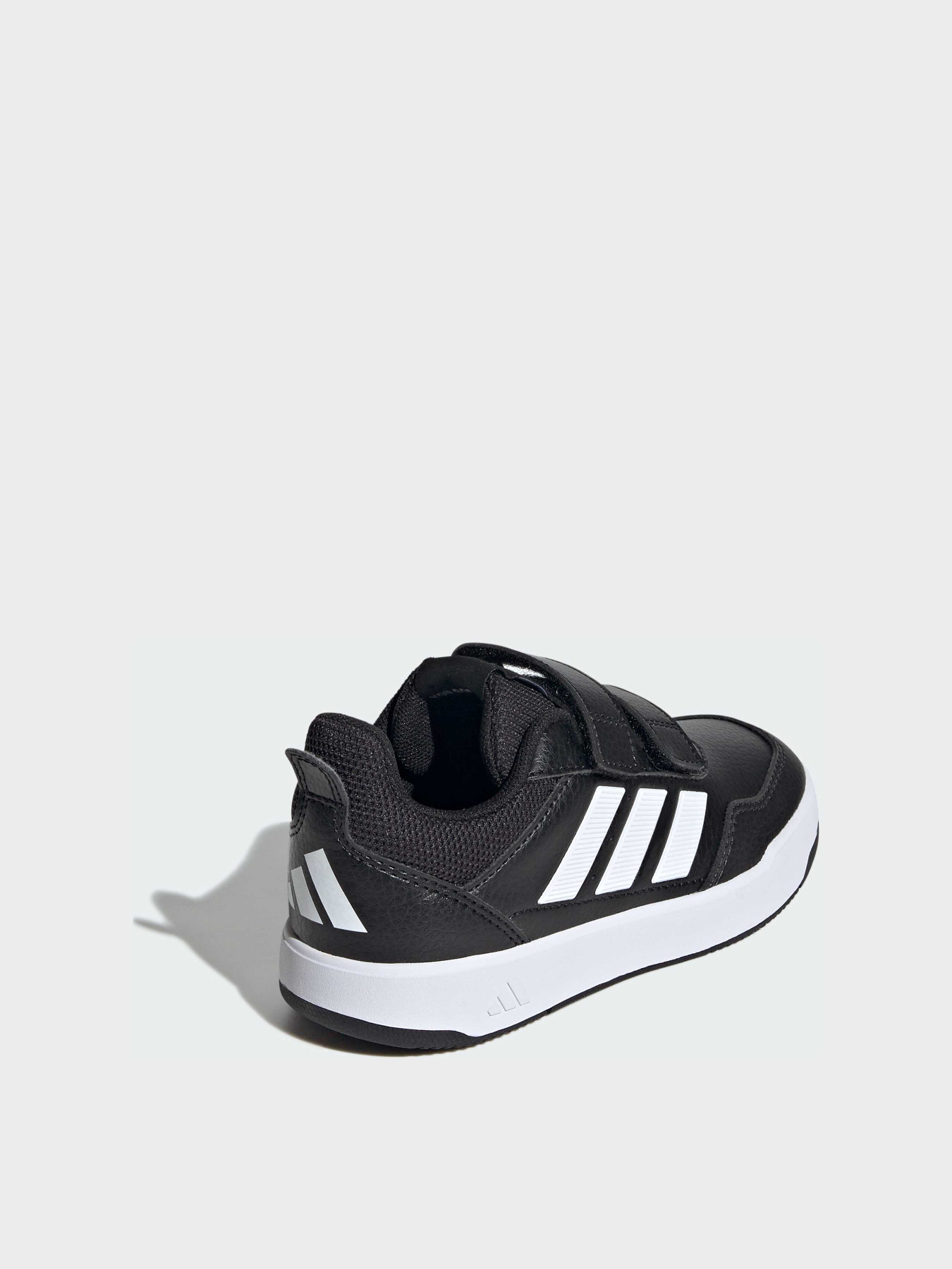 Кроссовки повседневные Adidas модель JQ1842 Фото