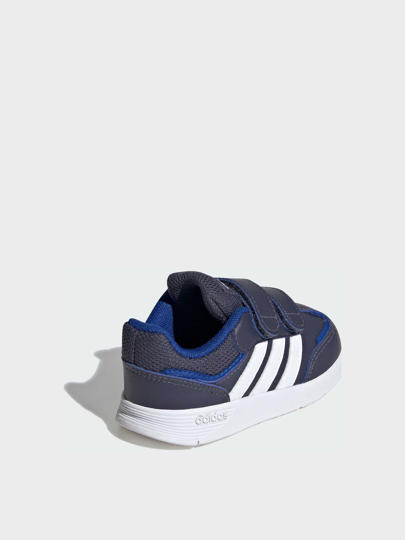 Кроссовки повседневные Adidas модель JH9246 Фото