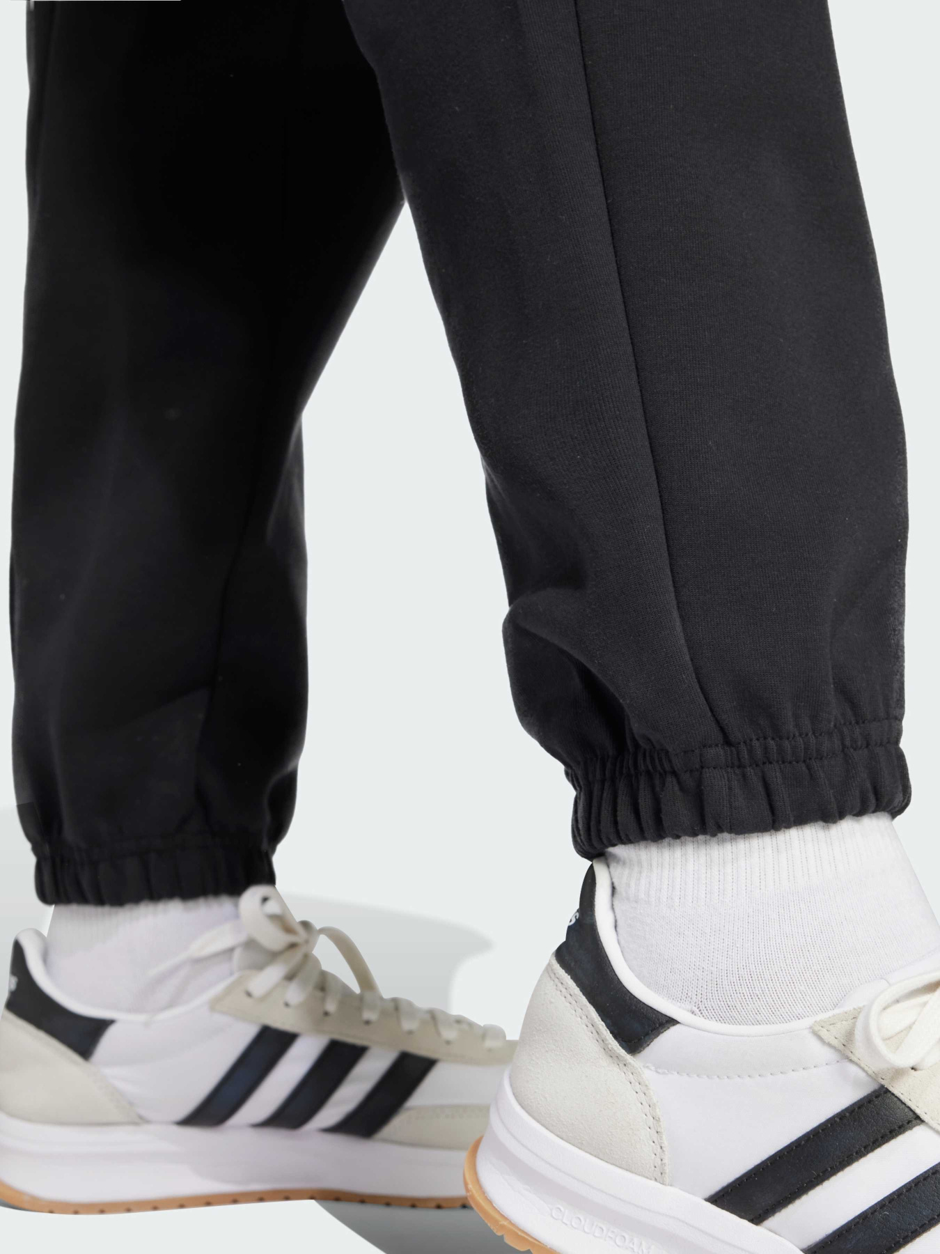 Повсякденні штани Adidas модель JE3977 Фото