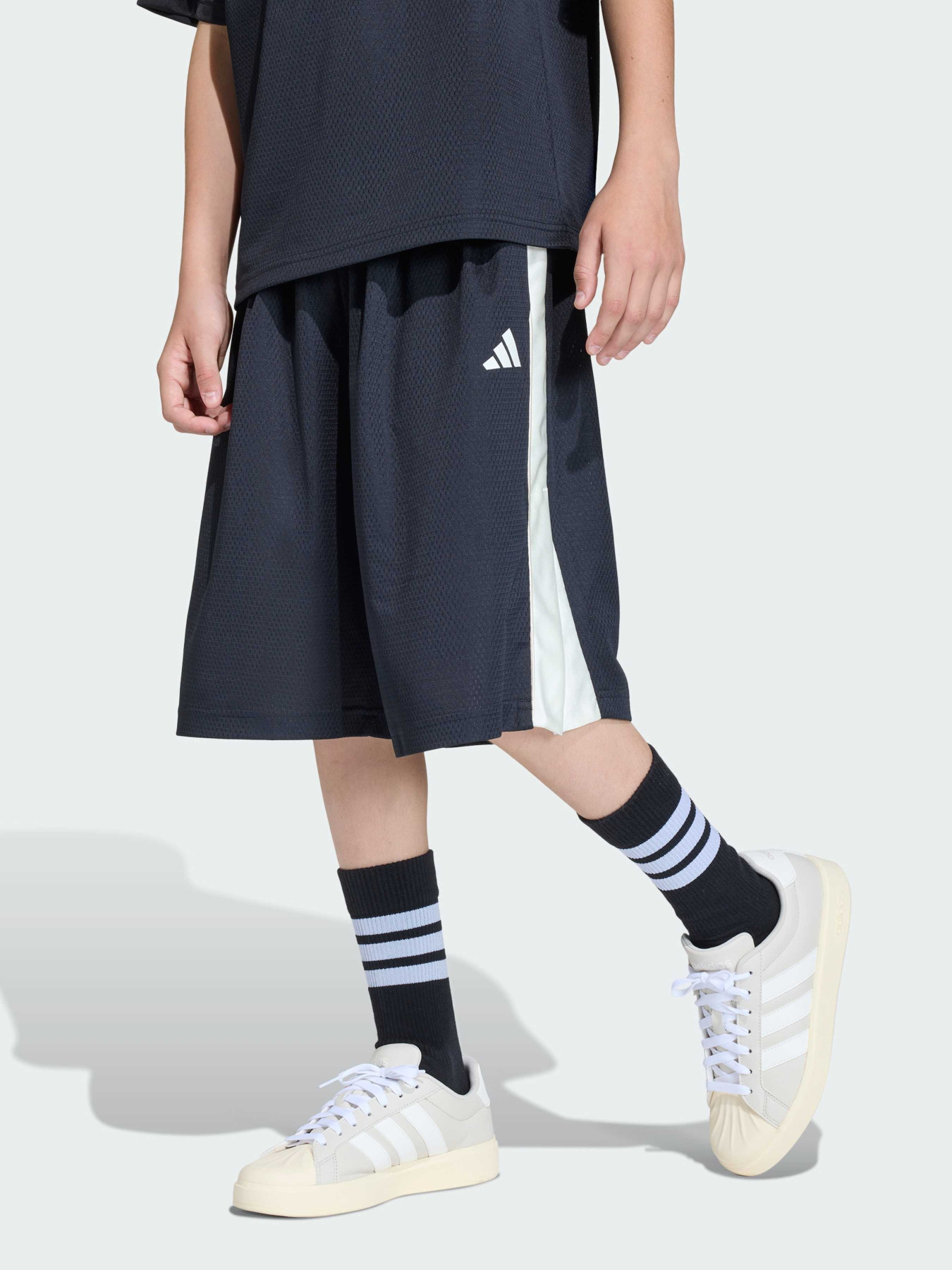 Повсякденні шорти Adidas модель KC4640 Фото