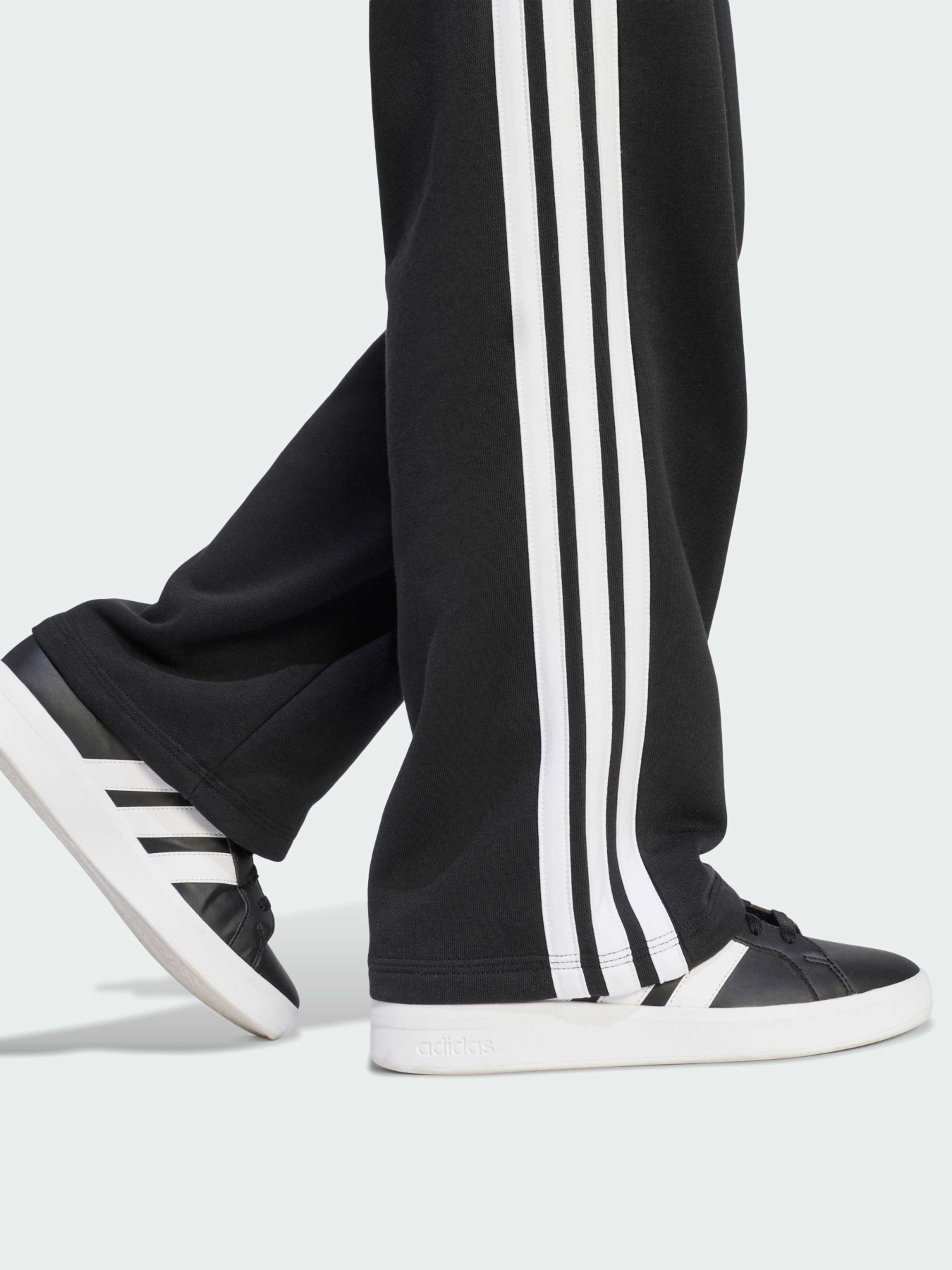 Повседневные штаны Adidas модель JZ3689 Фото