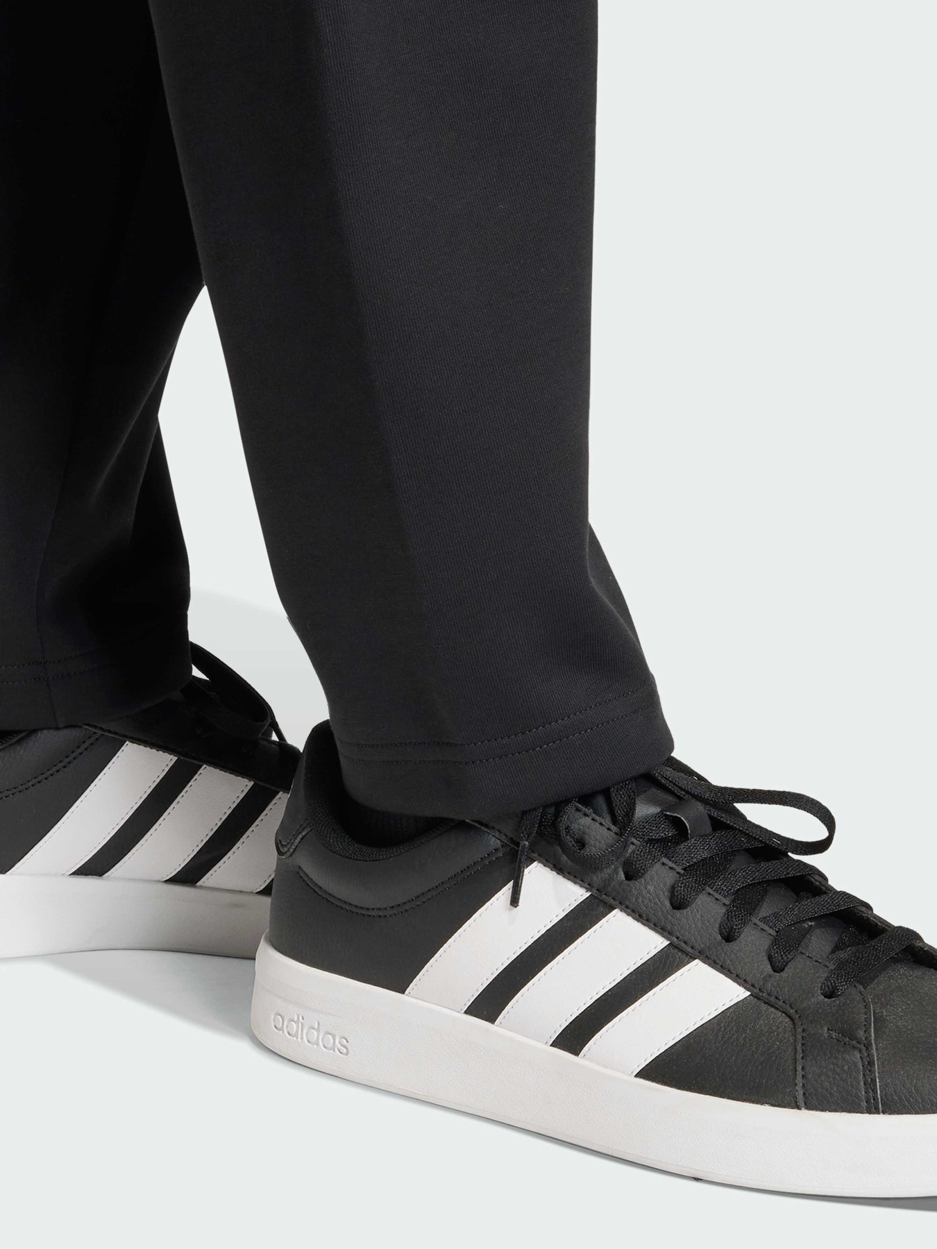 Повседневные штаны Adidas модель JZ9399 Фото