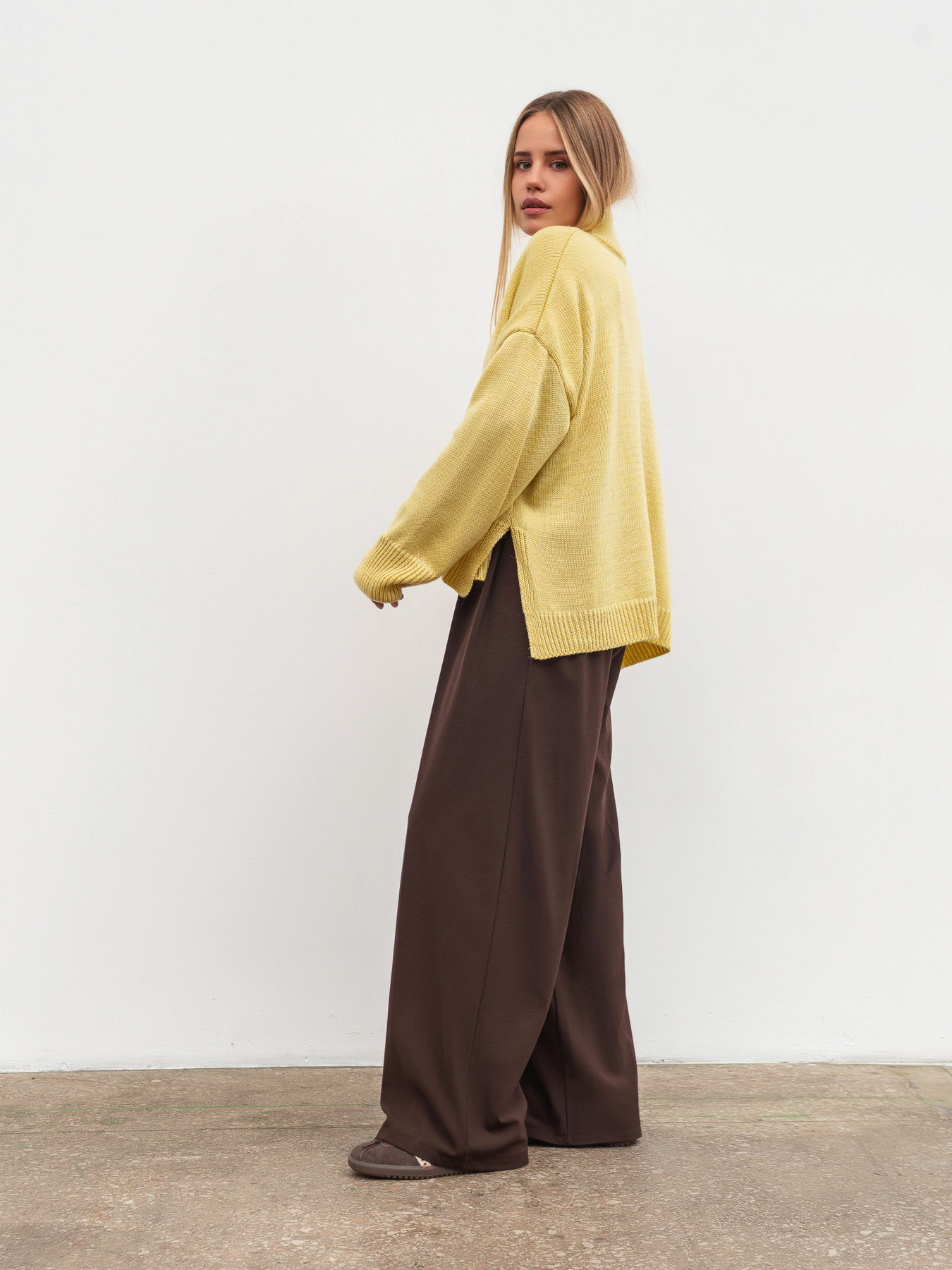 Свитер Англbя модель 399015603021 Фото