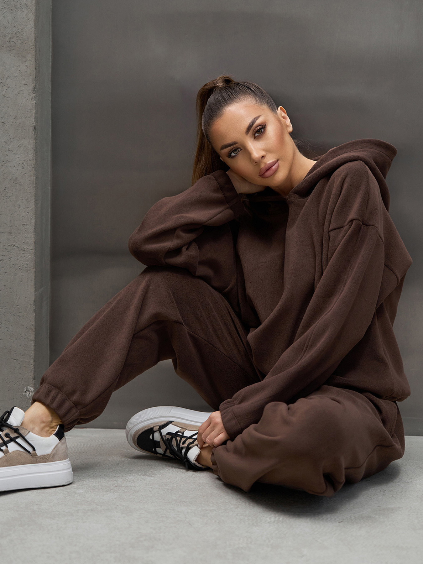 Спортивный костюм ISSA Plus модель 15444_темно-коричневый Спортивный костюм ISSA Plus модель 15444_темно-коричневый Фото