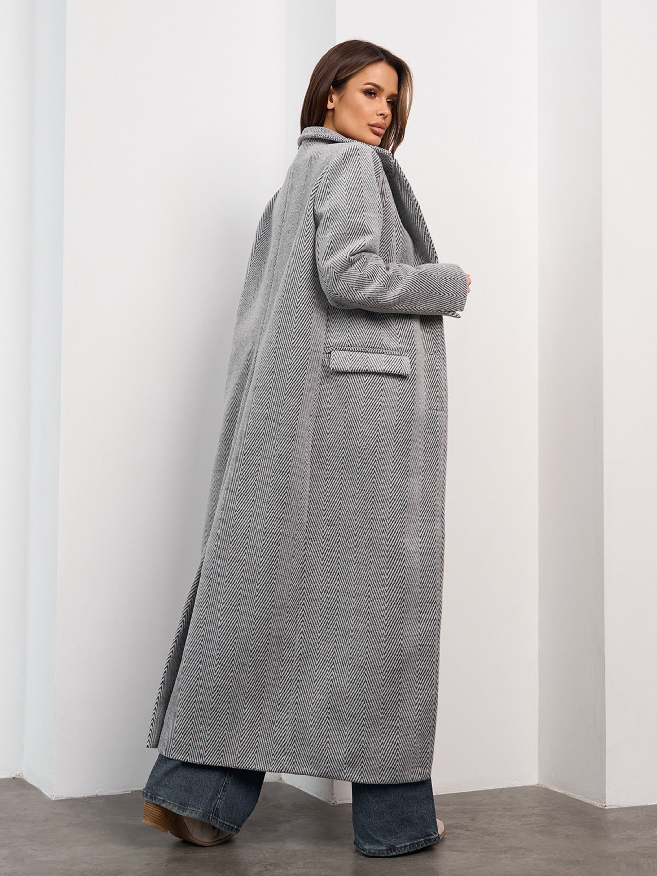 Пальто ISSA Plus модель 15472_серый Пальто ISSA Plus модель 15472_серый Фото