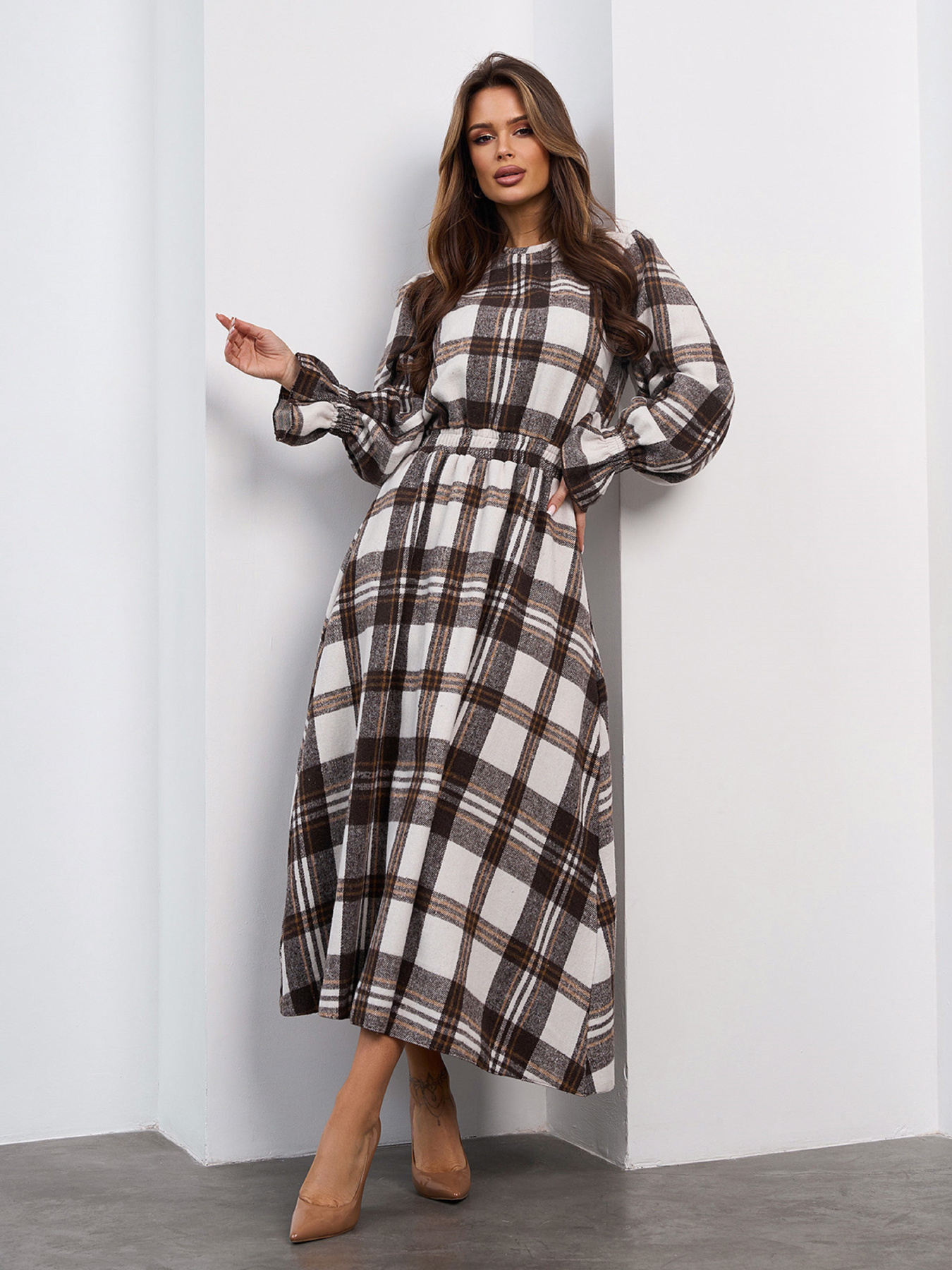 Платье макси ISSA Plus модель SA-691_белый_коричневый Фото