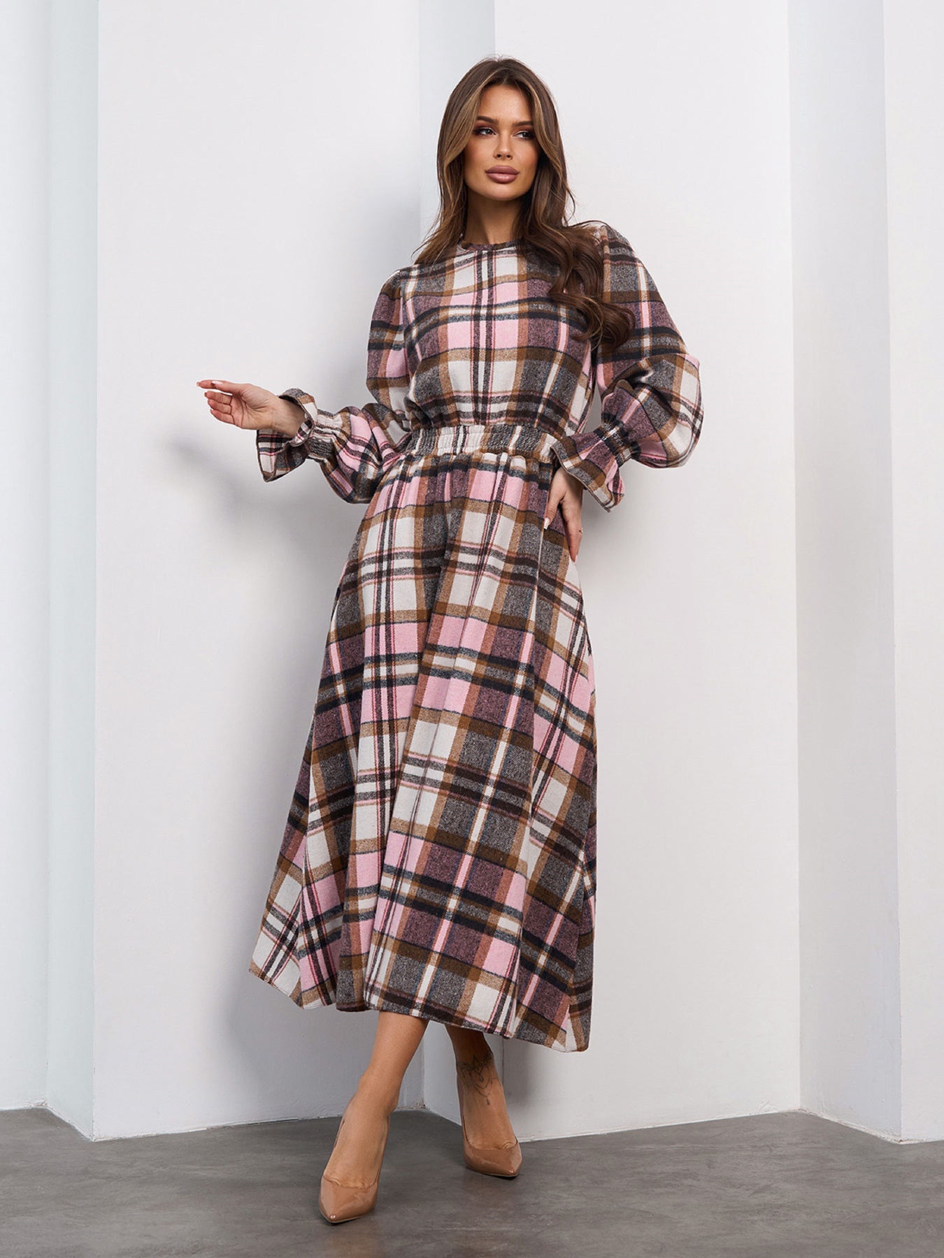 Платье макси ISSA Plus модель SA-691_бежевый_розовый Фото