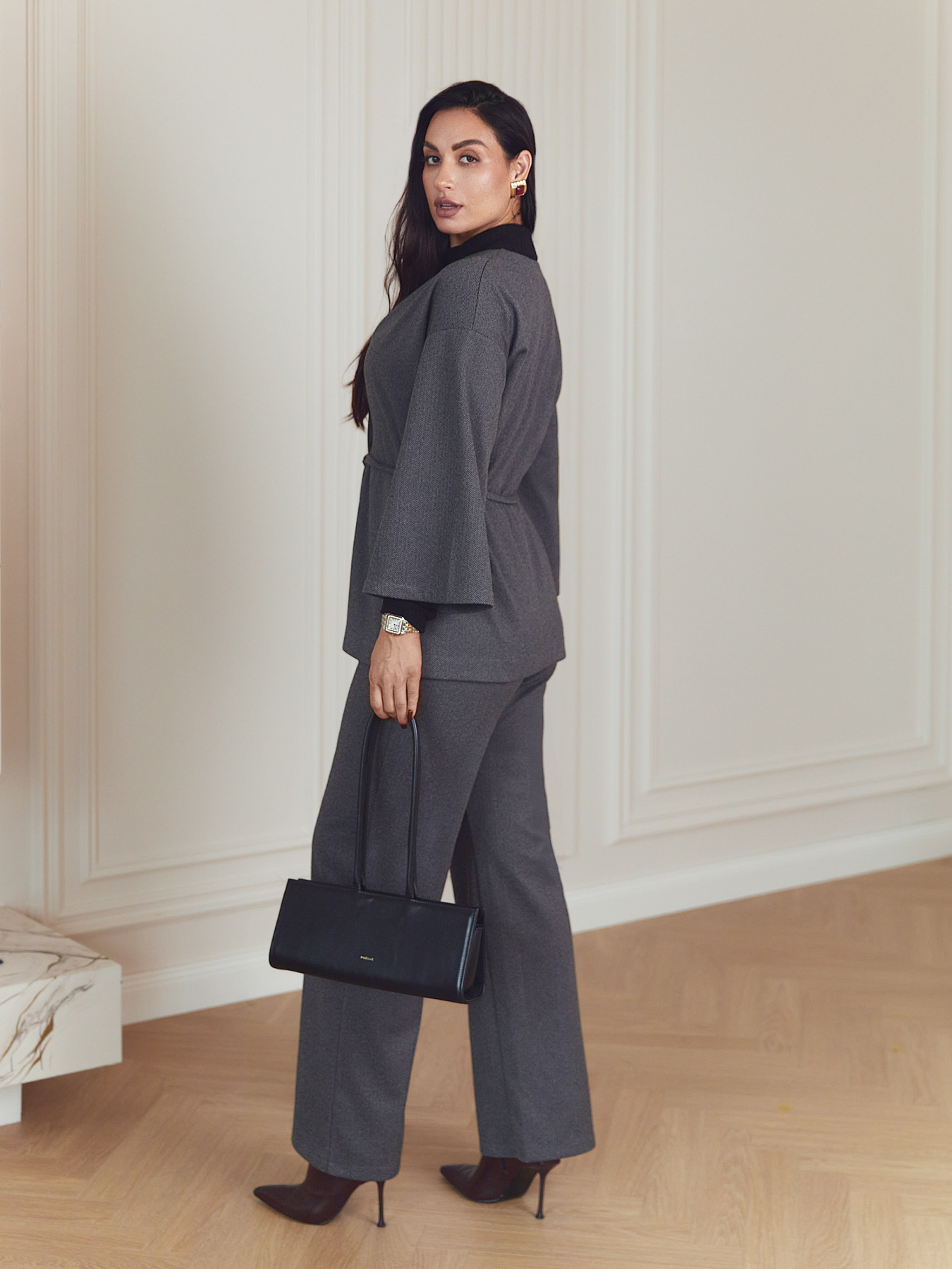 Классические штаны Seventeen модель 2345.6546 Фото