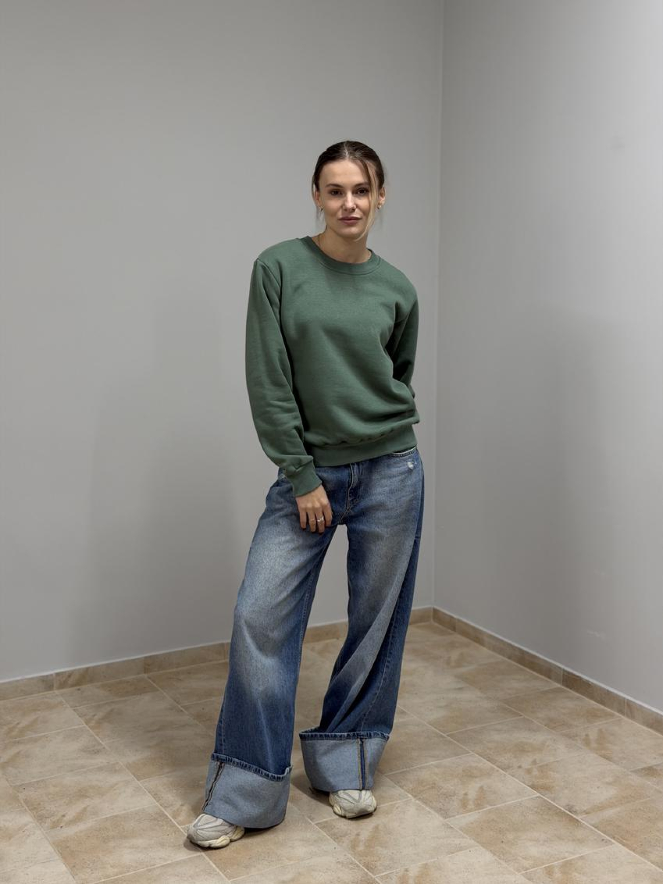 Світшот жіночий з начосом світла оливка модель M116.4-1056 Фото