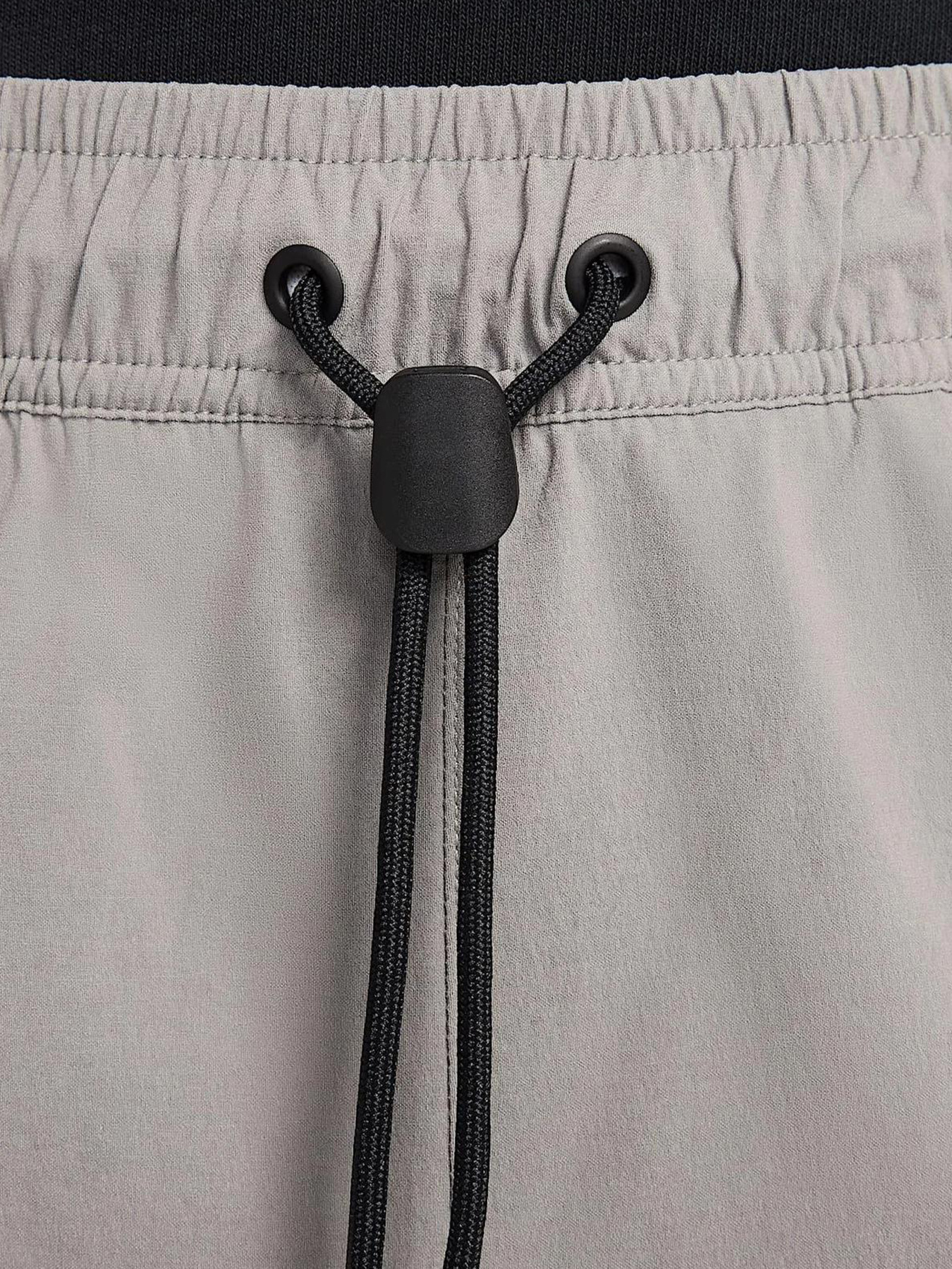 Брюки мужские Nike Tech Woven Grey (HM8241-014) модель HM8241-014 Фото