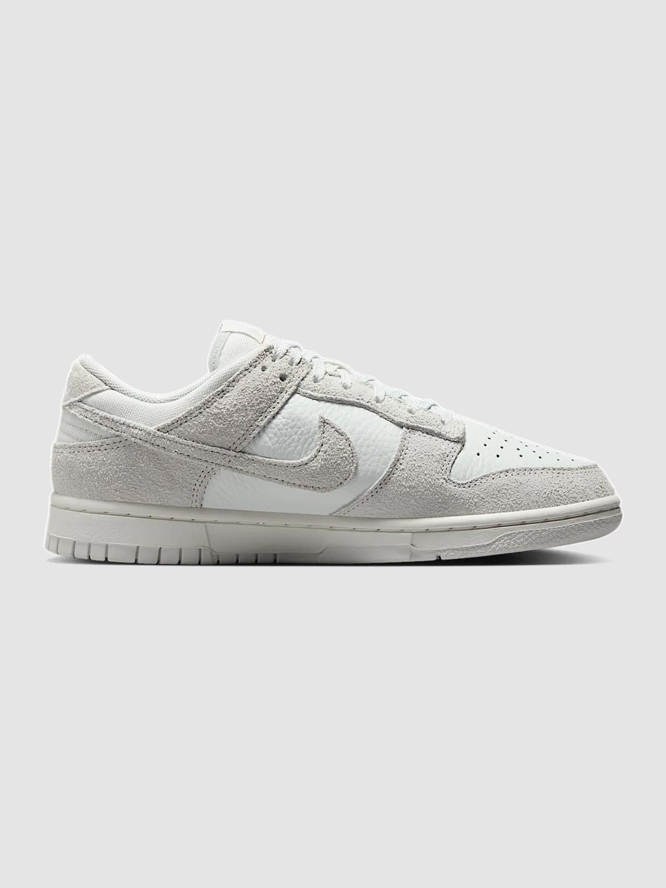 Кросівки повсякденні NIKE Dunk Low модель HJ5777-100 Фото