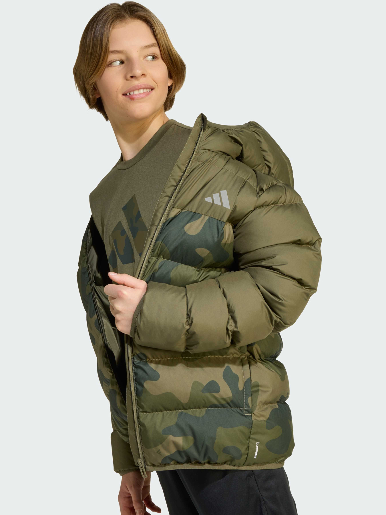 Демисезонная куртка Adidas модель JL7398 Демисезонная куртка Adidas модель JL7398 Фото