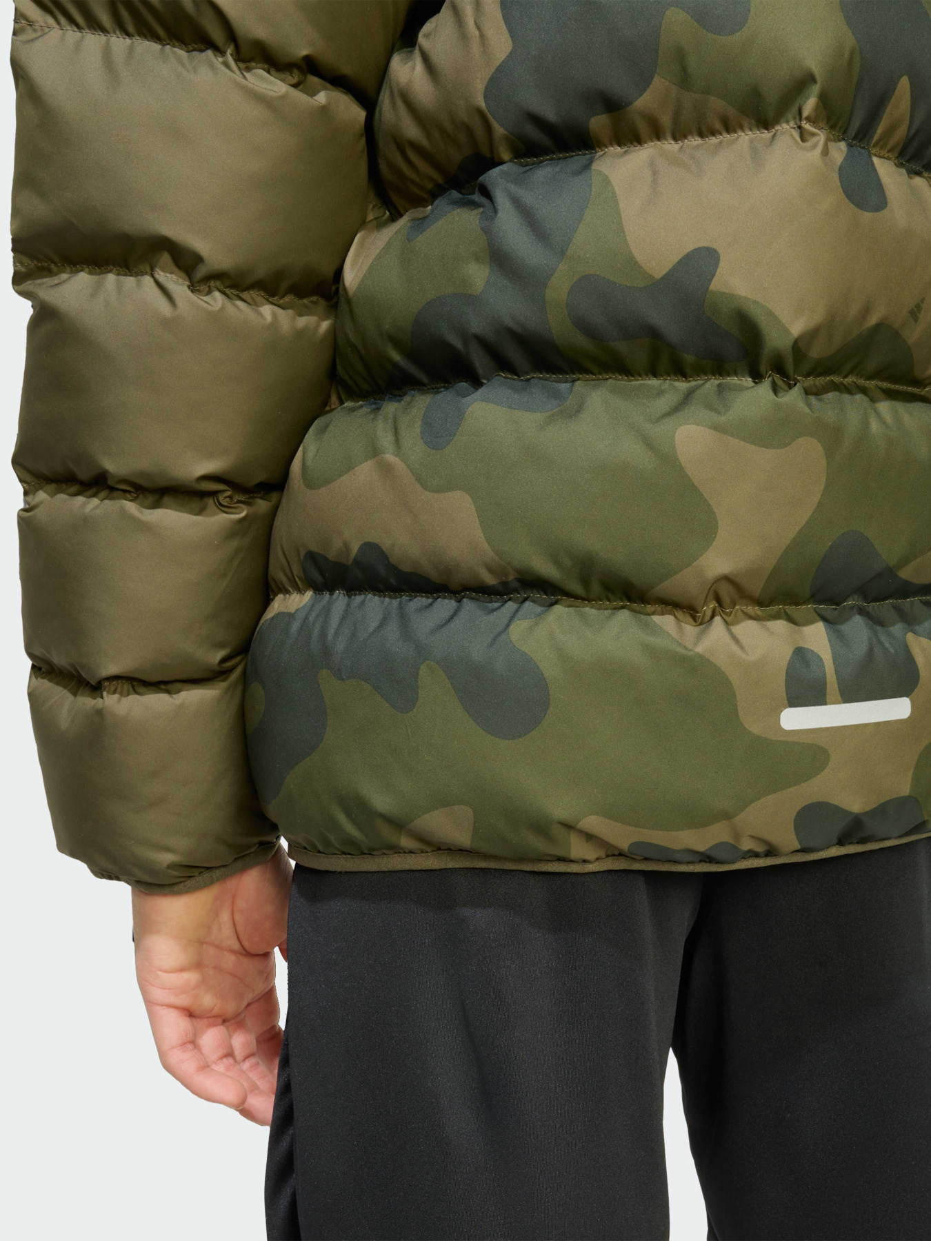 Демисезонная куртка Adidas модель JL7398 Демисезонная куртка Adidas модель JL7398 Фото