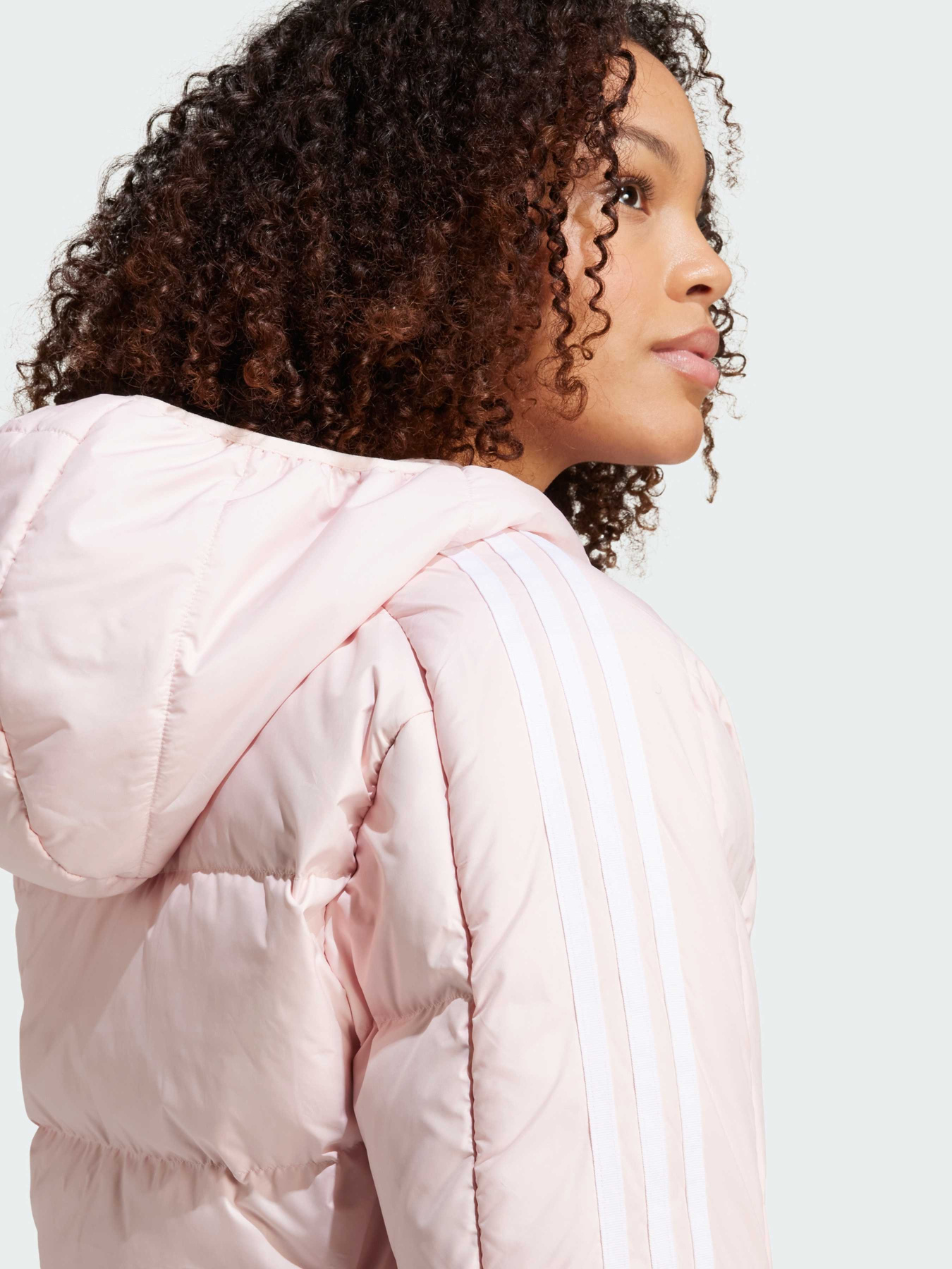 Пуховик Essentials 3-Stripes Mid Down Hooded модель IX8923 Фото