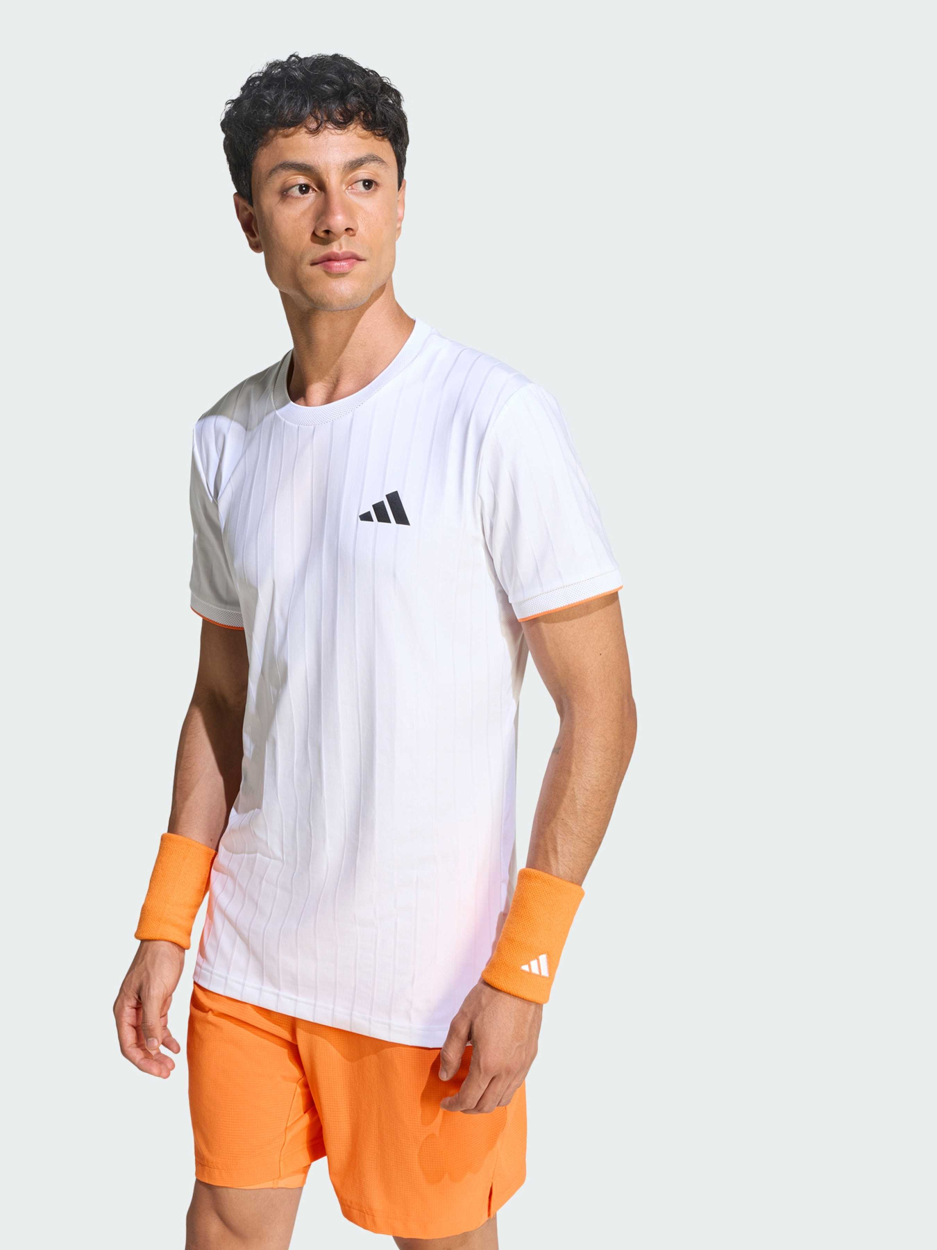 Спортивная футболка Adidas модель KG6054 Спортивная футболка Adidas модель KG6054 Фото