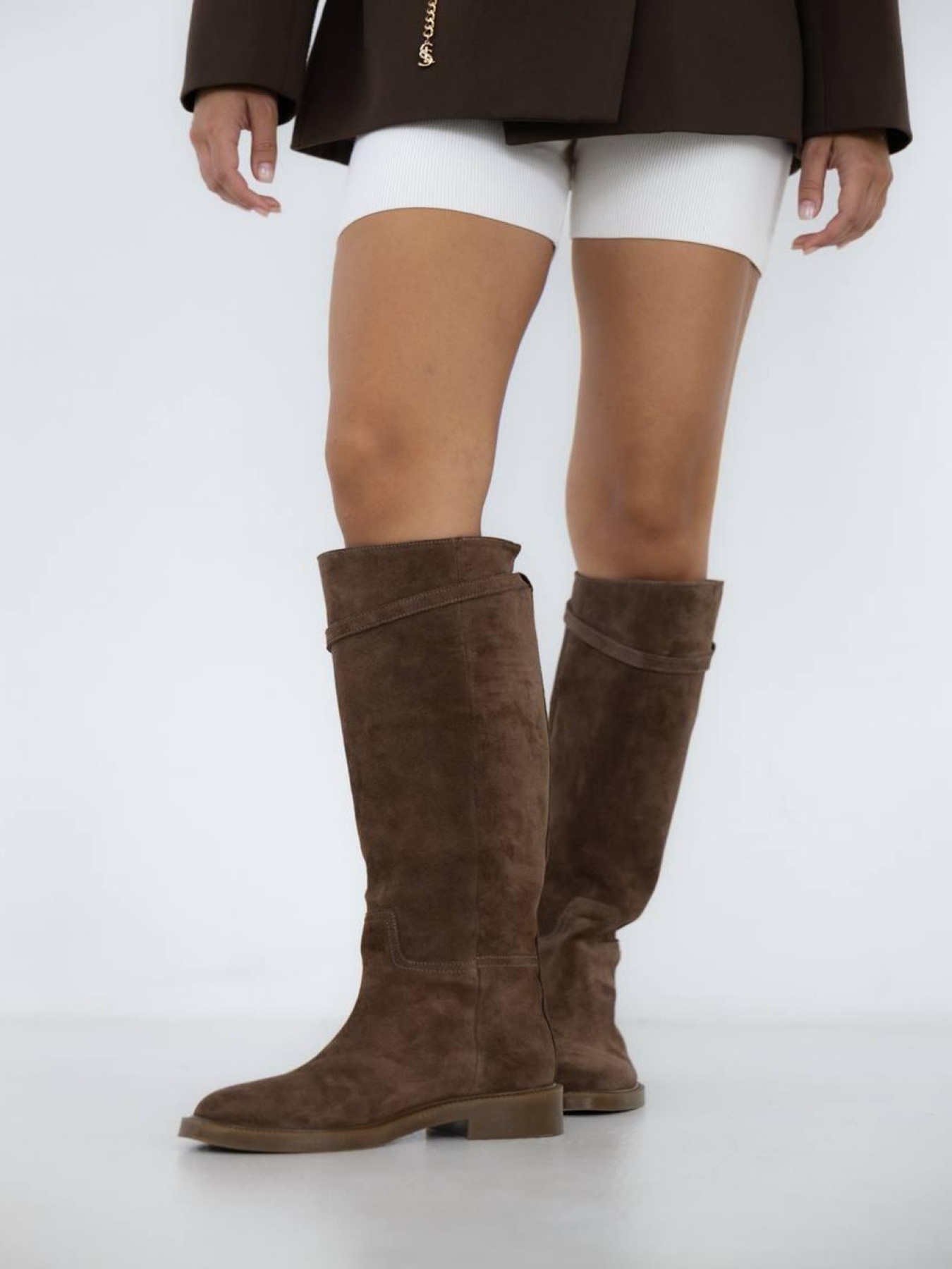 Сапог-труба из натуральной замши с ремешком на меху Тофи (621/Соната) модель P_232591-S36_232607 Фото