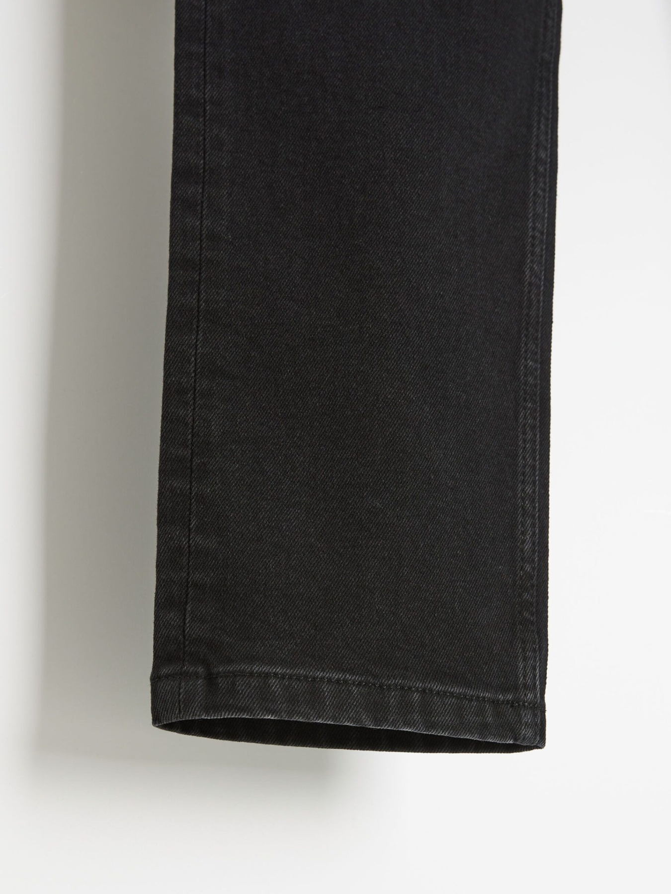 Джинси чоловічі EDGGAR 256 вузького крою чорні модель 10047627 Фото