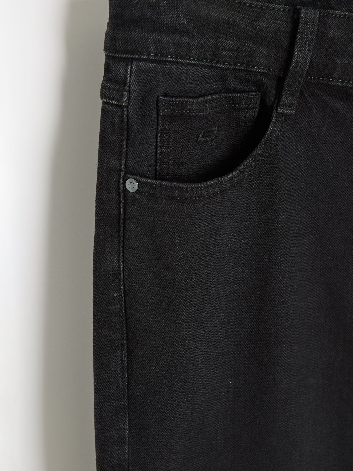 Джинси чоловічі EDGGAR 256 вузького крою чорні модель 10047627 Фото