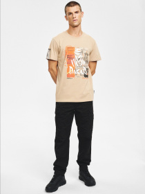 Футболка чоловіча DKR DES 2025 з принтом пісочна модель 10048108 Фото
