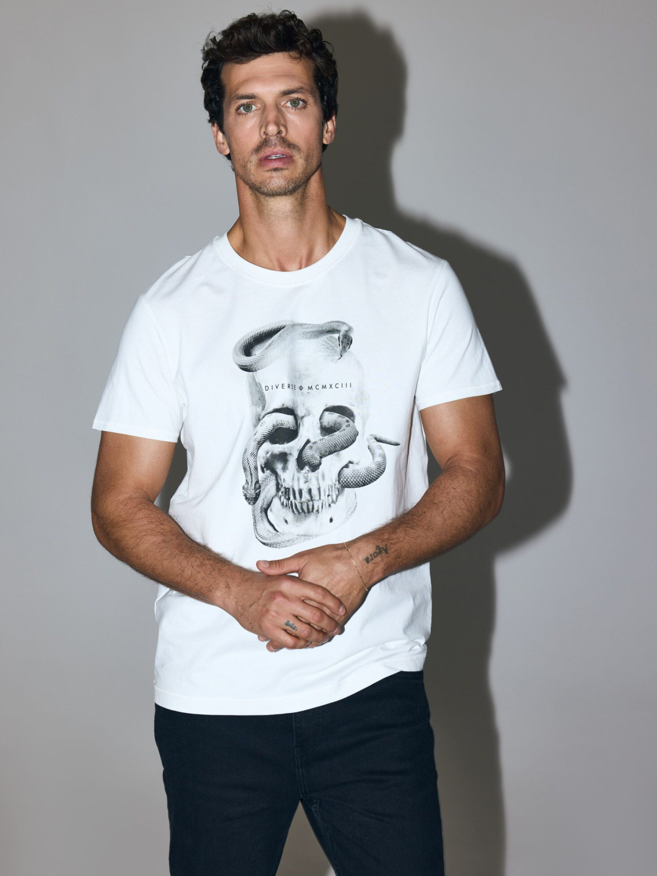 Футболка чоловіча PRM SK 02 з принтом біла модель 10048113 Фото