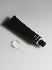 Антиоксидантний крем для рук з фітоцерамідами та екстрактом кори чорної ялини To be модель ahc_tobe Антиоксидантний крем для рук з фітоцерамідами та екстрактом кори чорної ялини To be модель ahc_tobe Фото