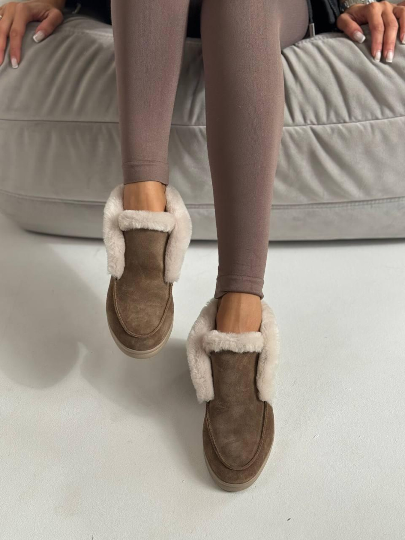 Высокие замшевые лоферы с опушкой и подкладом из овчины дерево (157/хилари2) модель P_205540-S36_245683 Фото