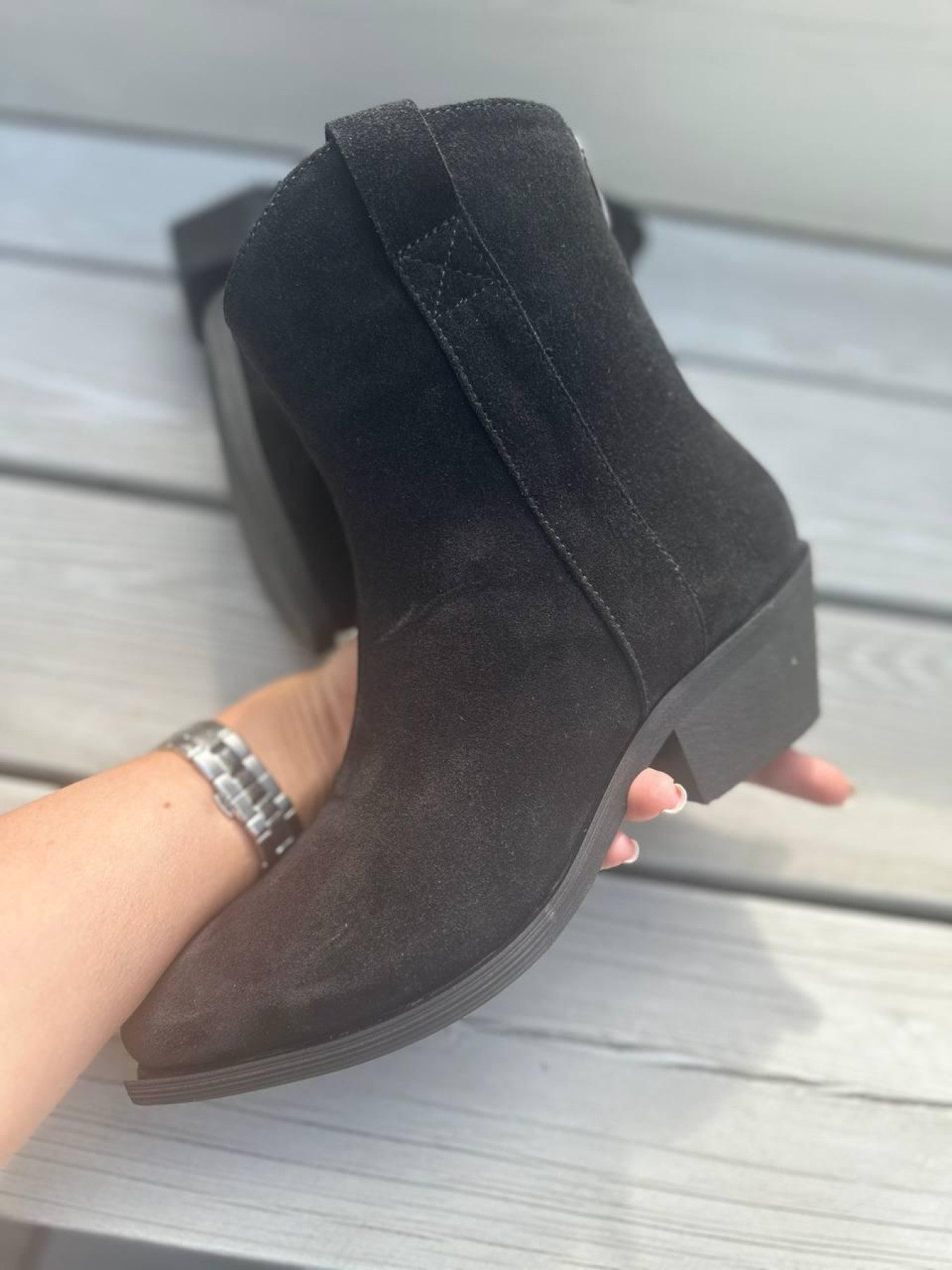 Короткие замшевые казаки на байке в черном цвете (597/10140) модель P_179223-S39_179223 Фото